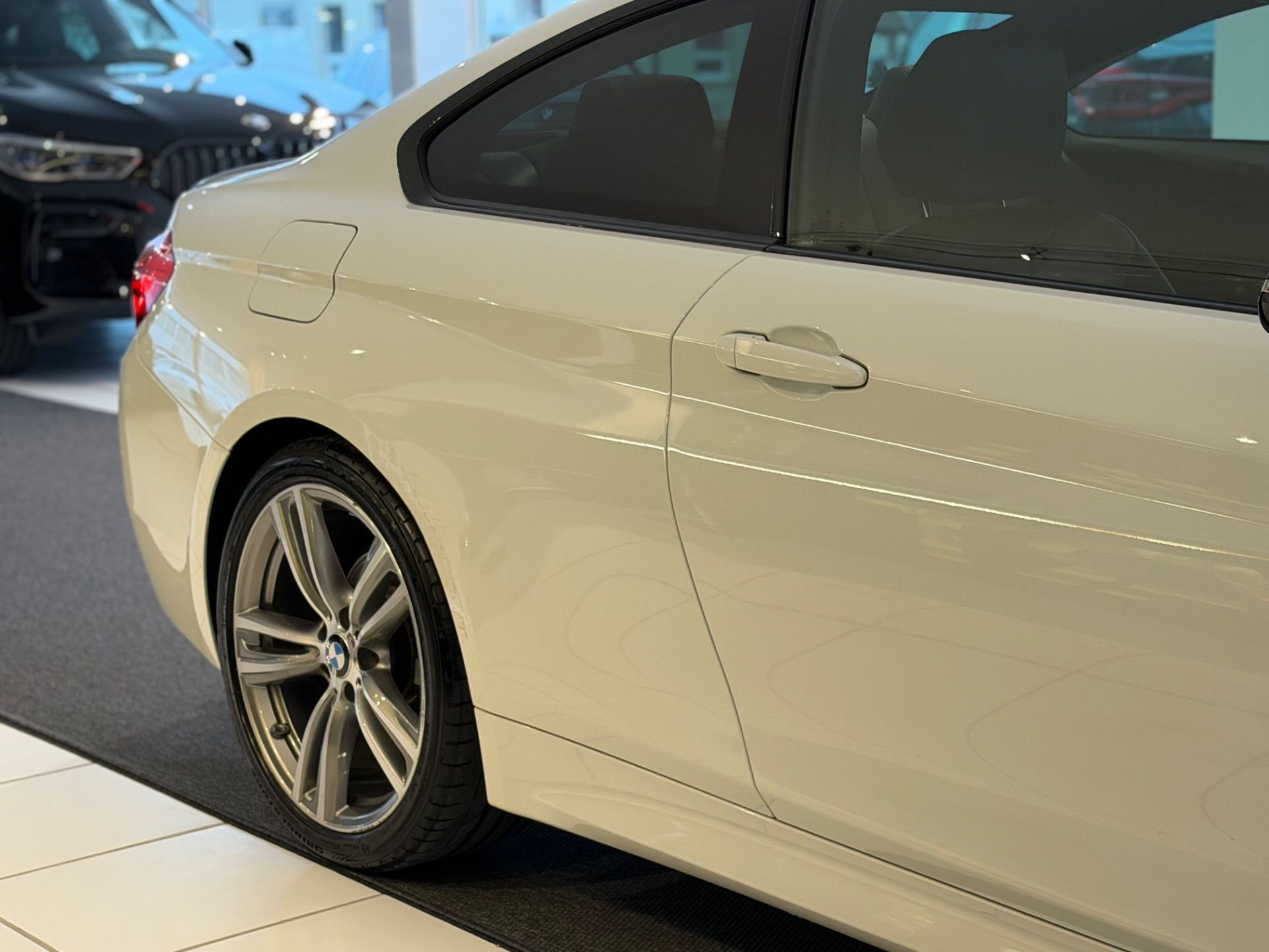 BMW 420 i M Sport Coupé Steptronic **Frisch ab MFK**-image-5
