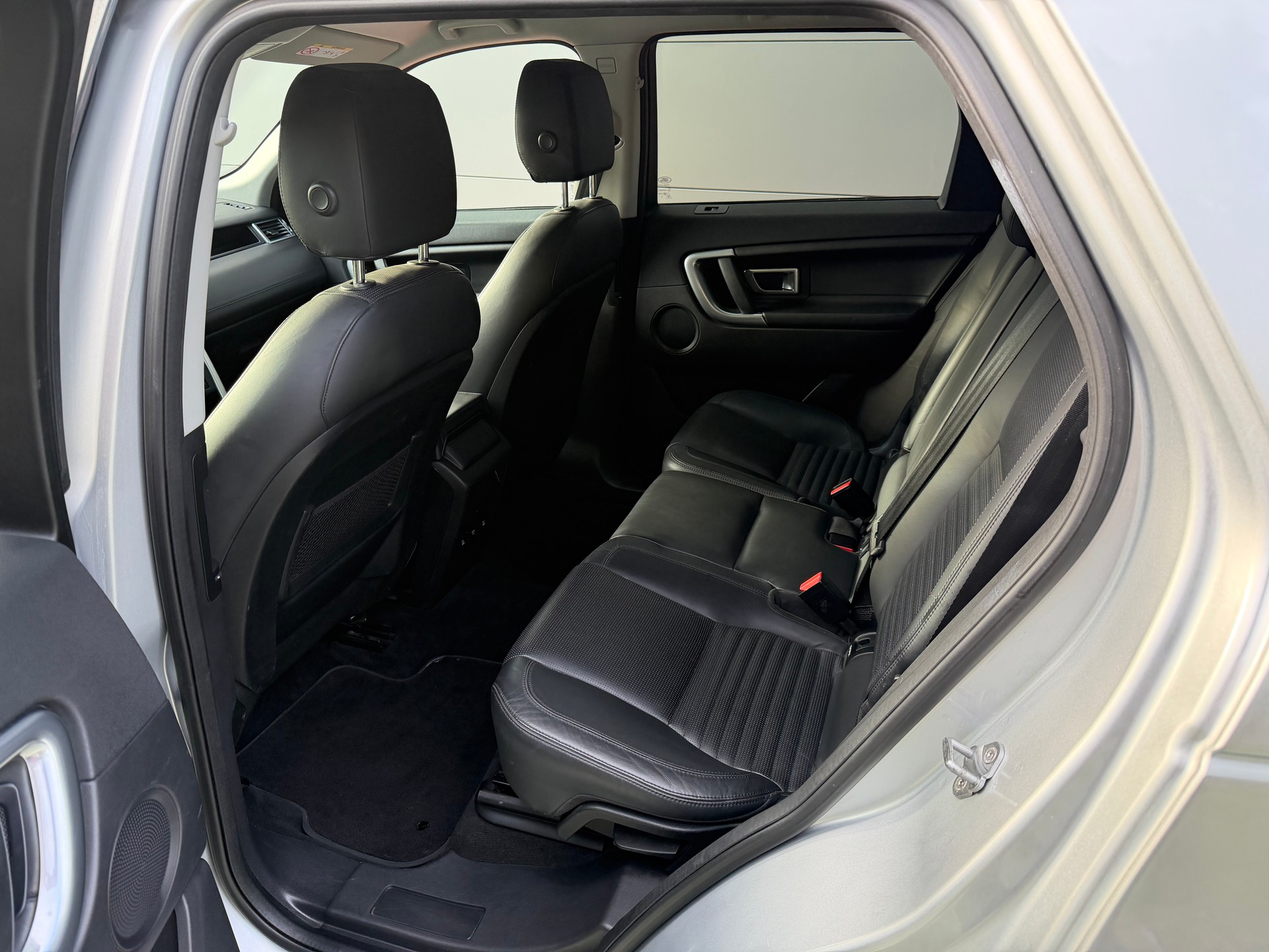 LAND ROVER Discovery Sport 2.0 TD4 HSE AT9-image-10