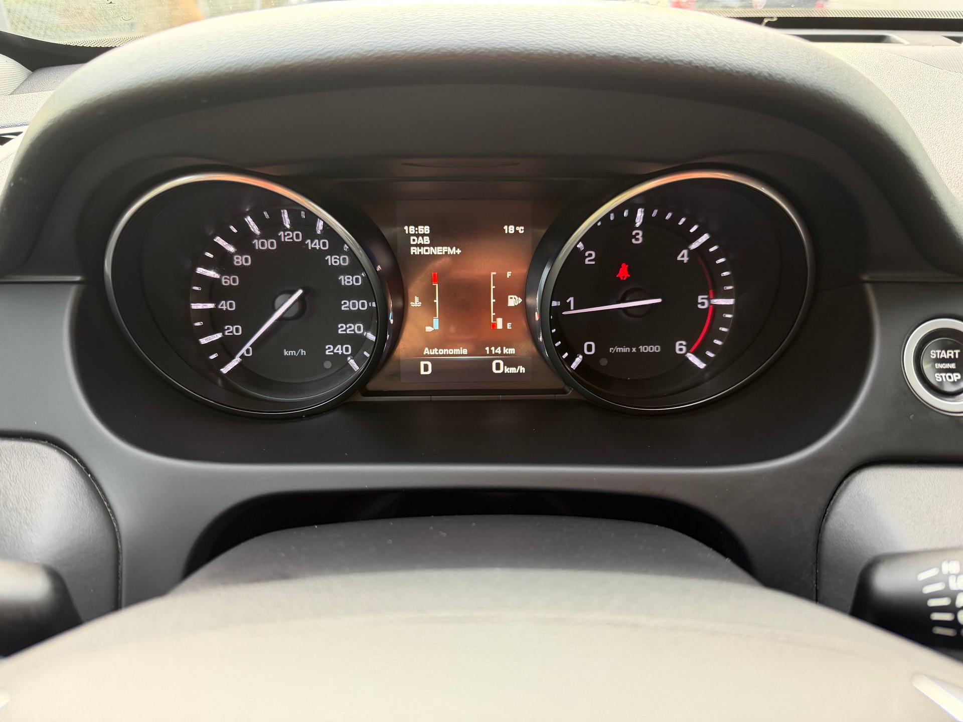 LAND ROVER Discovery Sport 2.0 TD4 HSE AT9-image-6