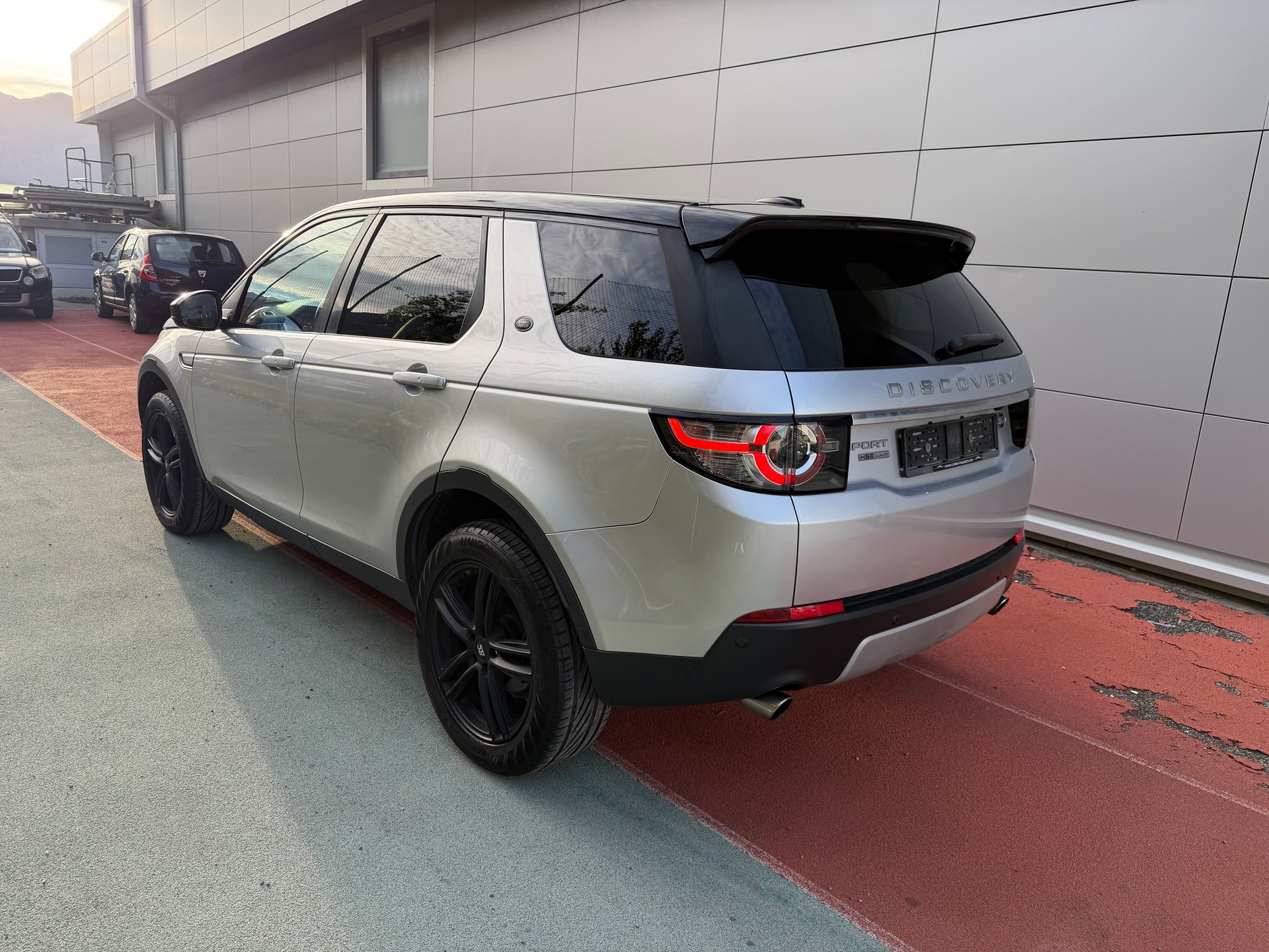 LAND ROVER Discovery Sport 2.0 TD4 HSE AT9-image-3
