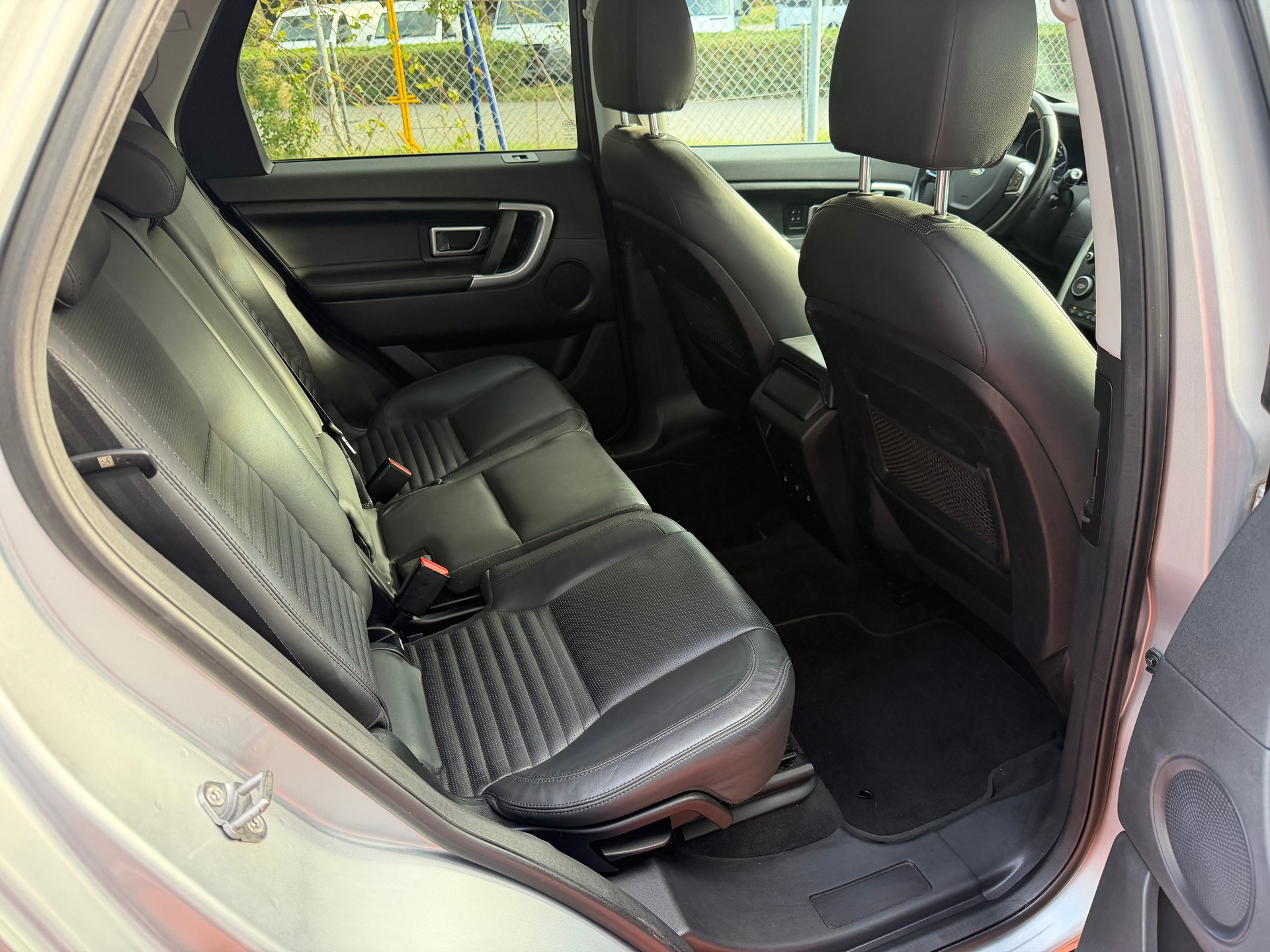 LAND ROVER Discovery Sport 2.0 TD4 HSE AT9-image-11