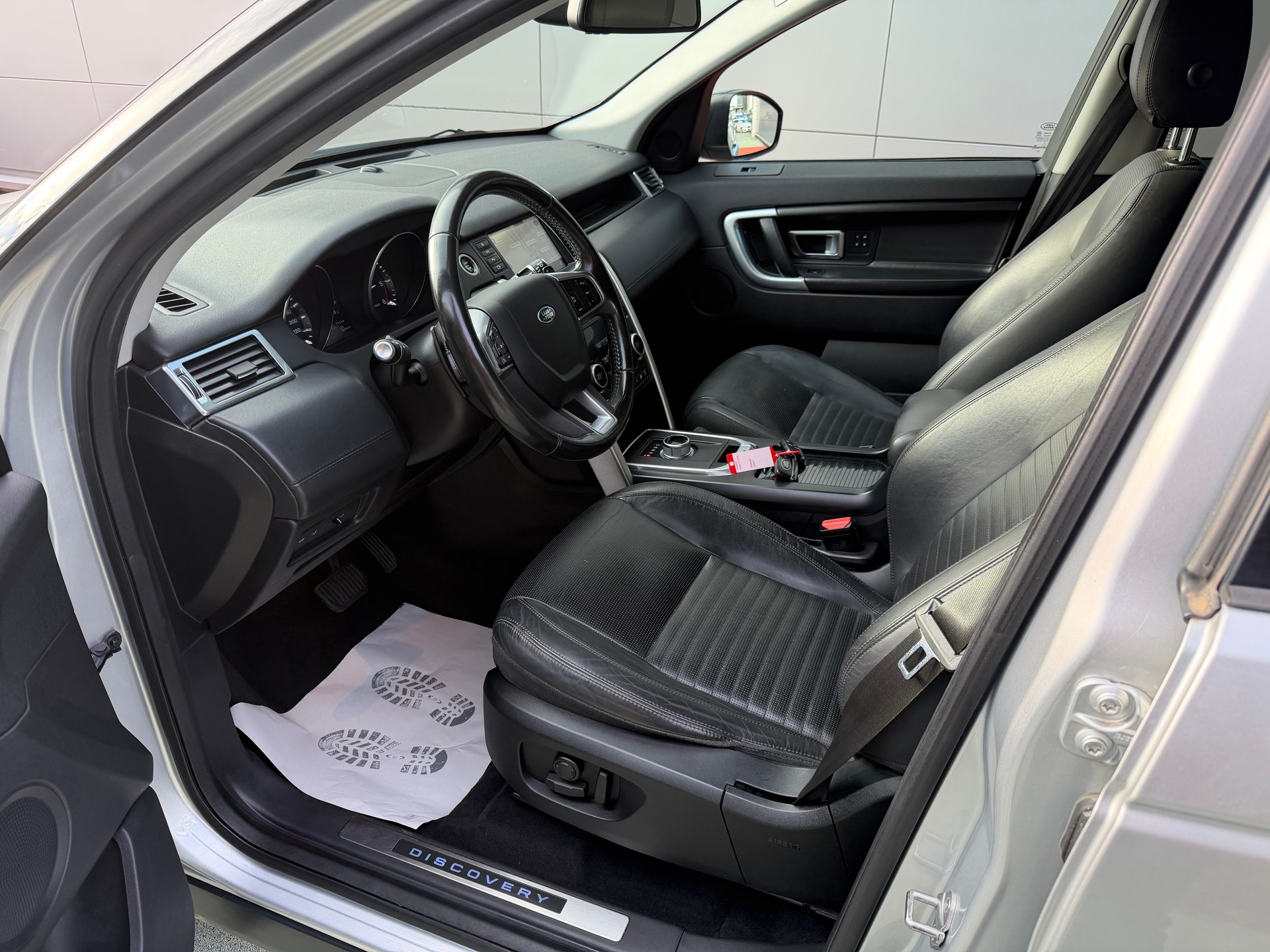LAND ROVER Discovery Sport 2.0 TD4 HSE AT9-image-8