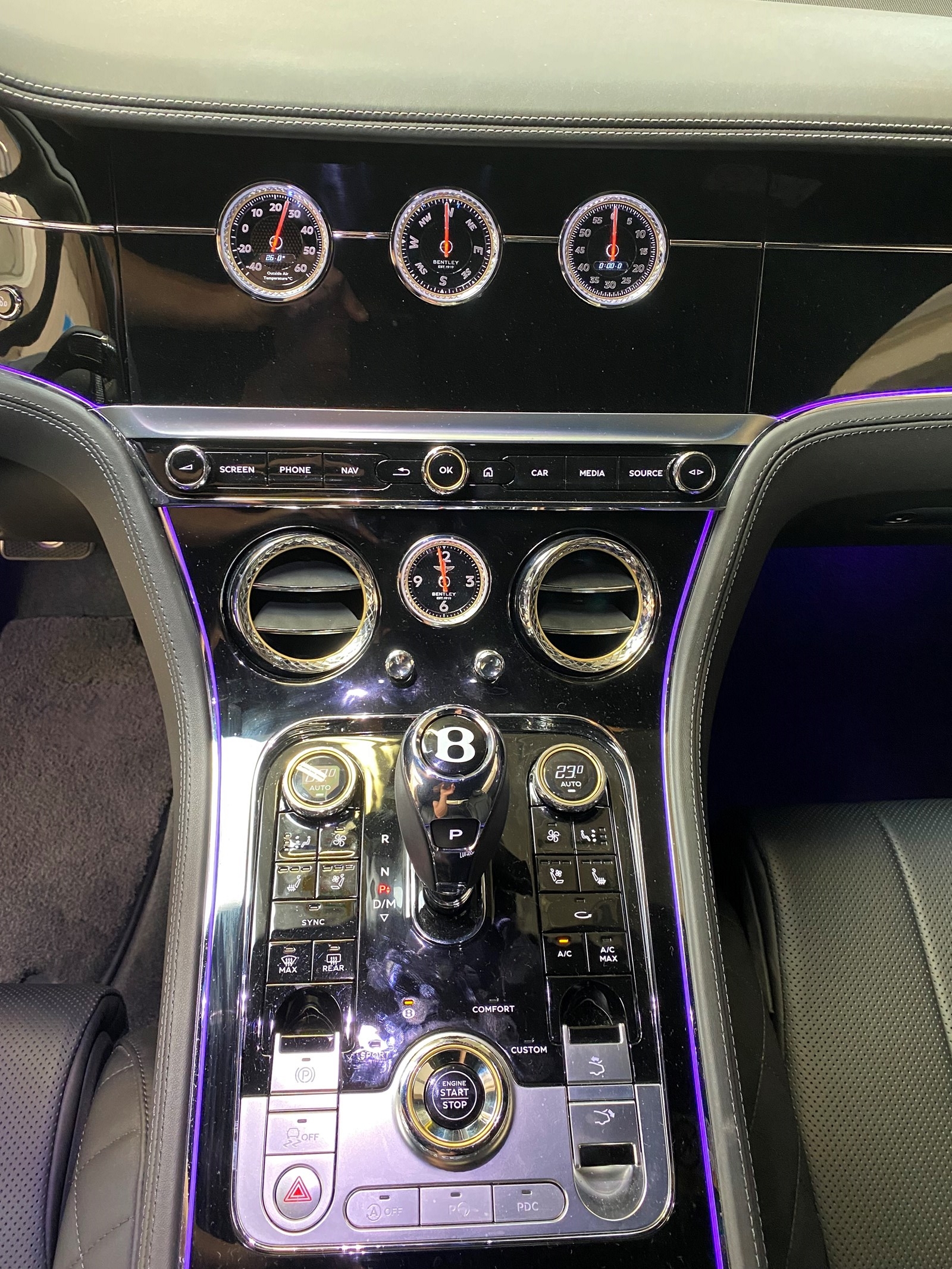 BENTLEY Continental GT 4.0 V8 Mulliner-image-10