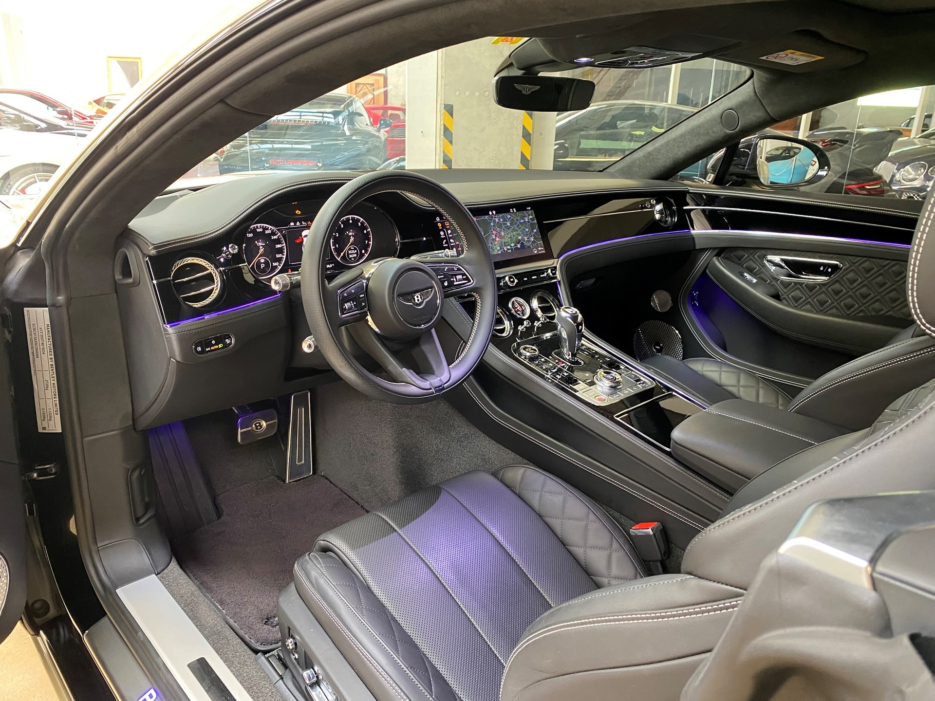BENTLEY Continental GT 4.0 V8 Mulliner-image-4