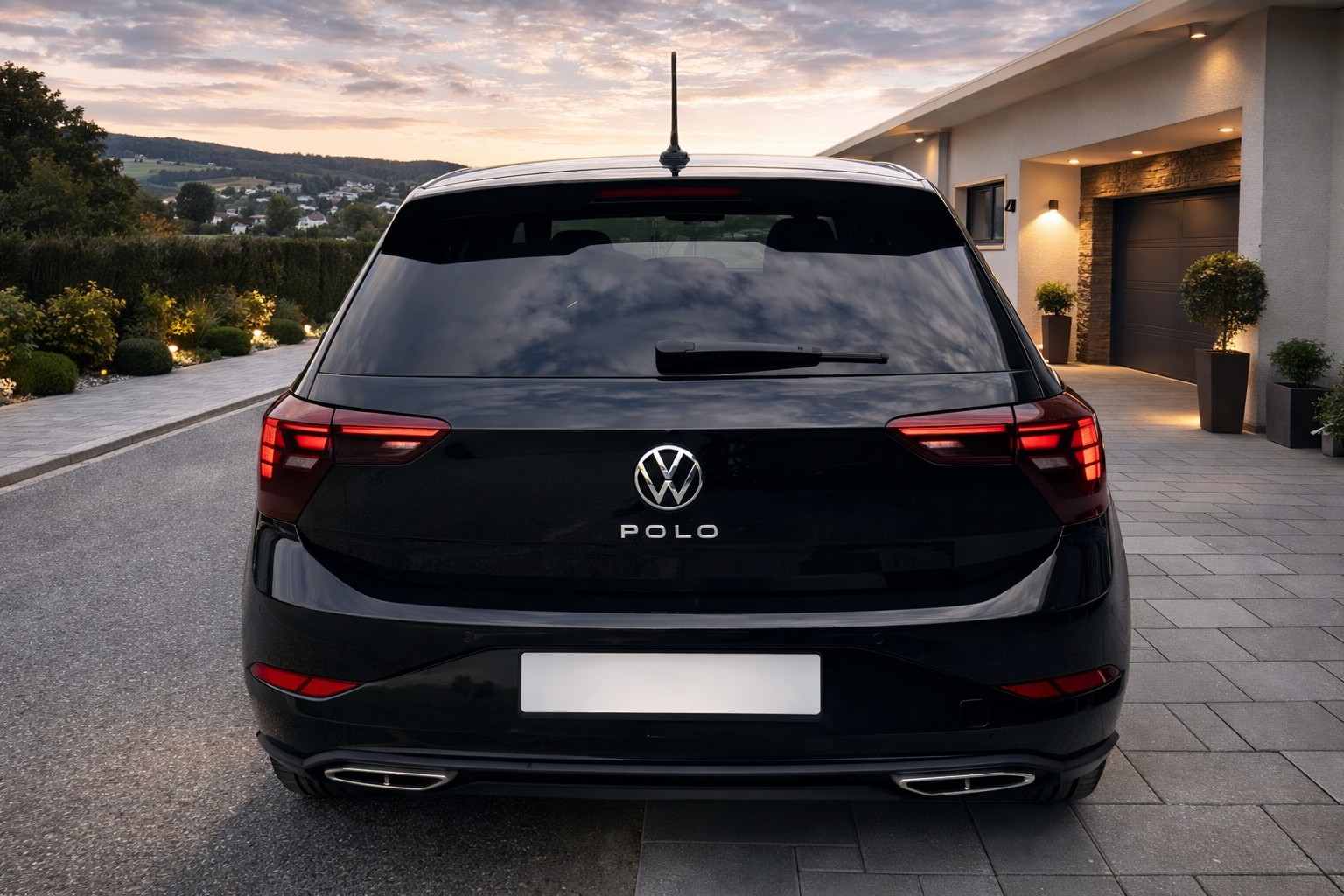 VW Polo 1.0 TSI R-Line DSG-image-2