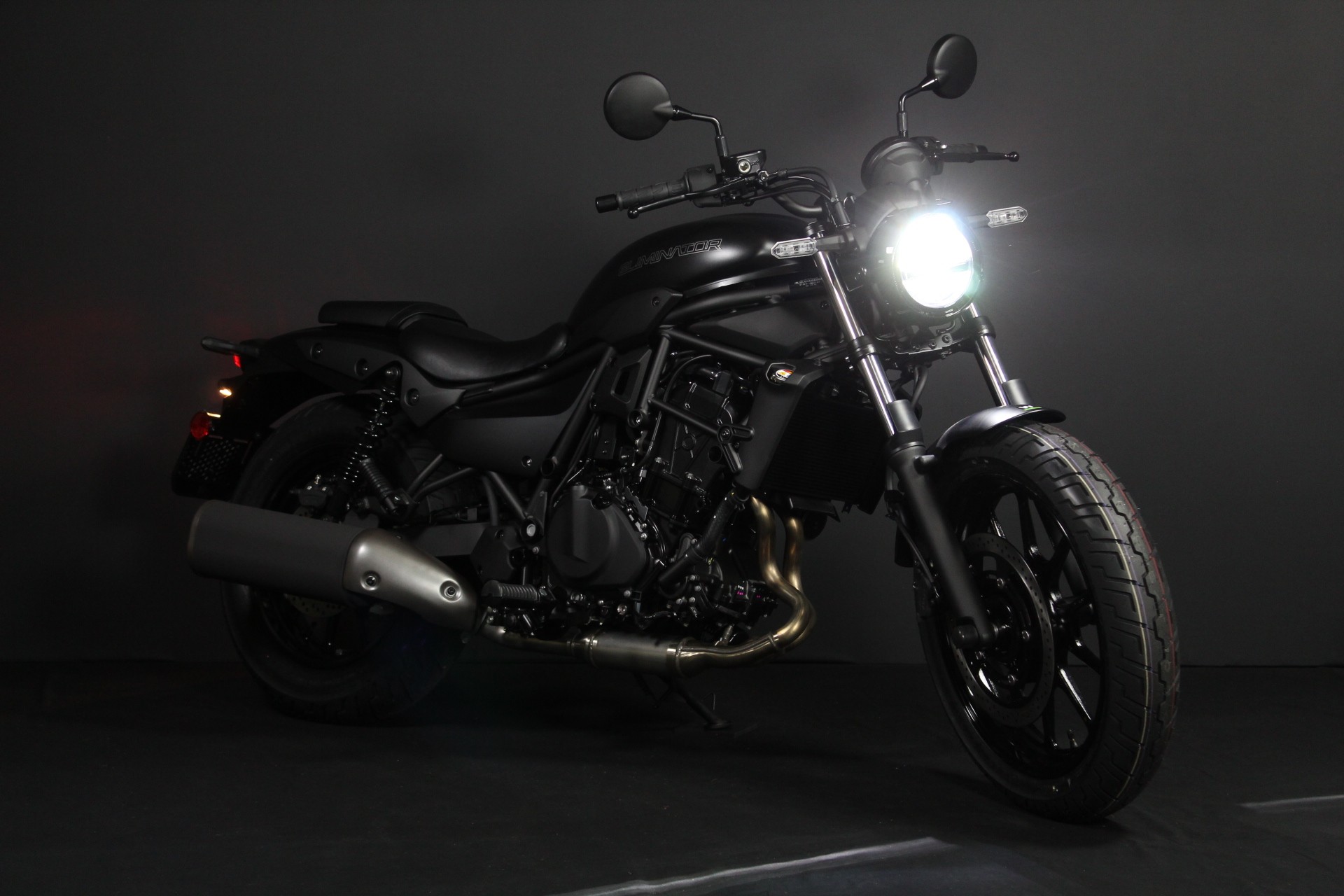 KAWASAKI Eliminator 500-showroom-element-1
