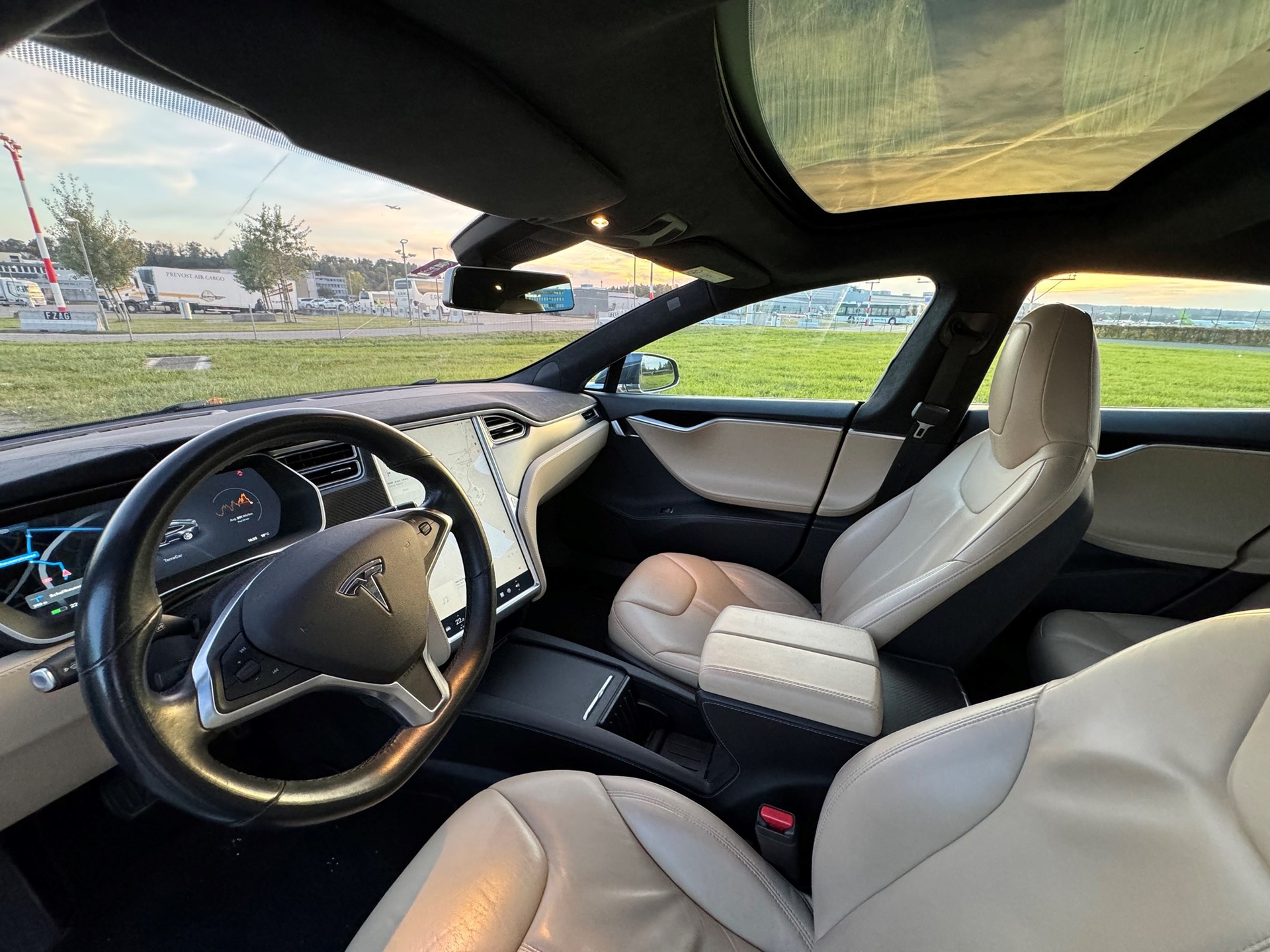 TESLA Model S 85 D-image-2