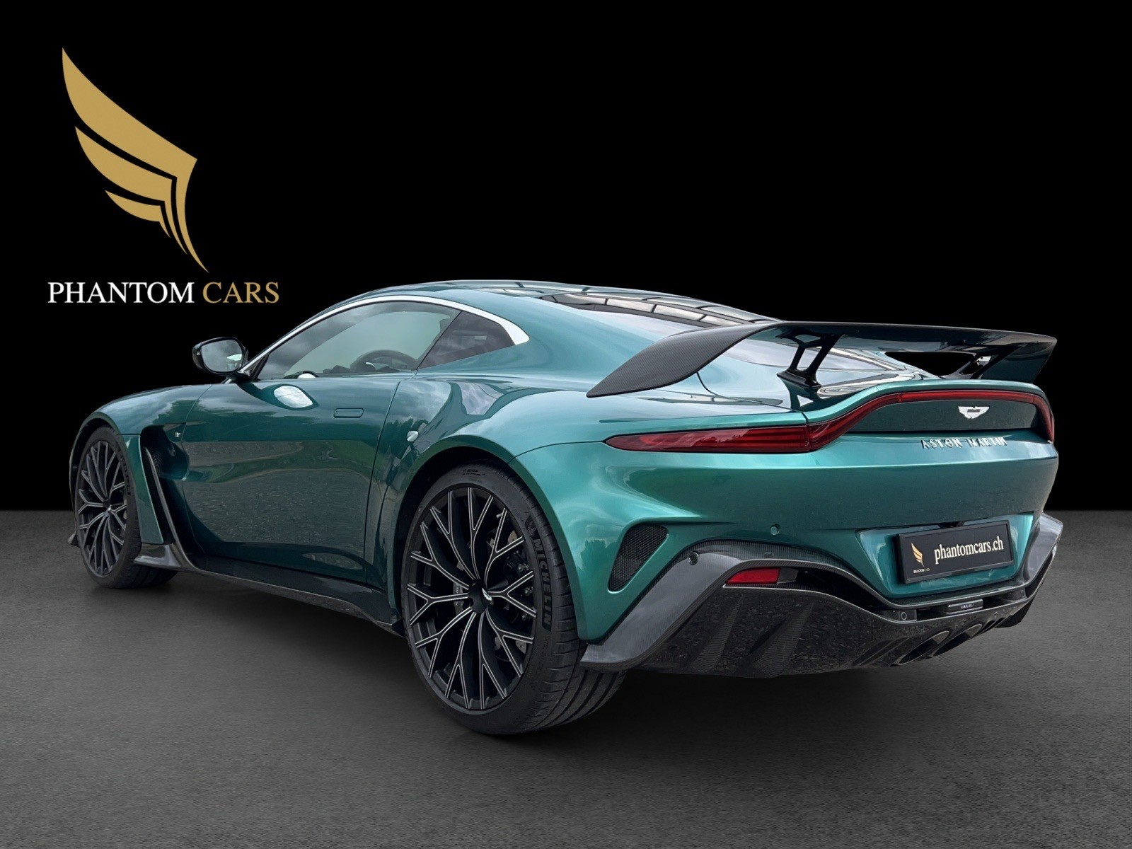 ASTON MARTIN V12 Vantage No 3 of 333-image-5