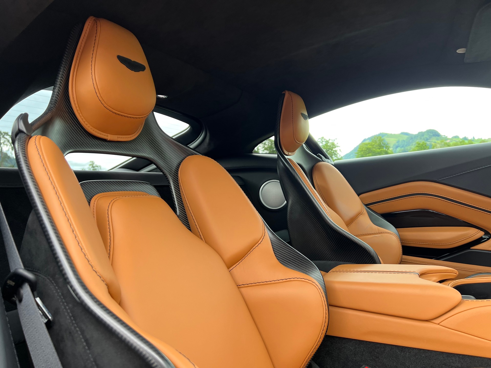 ASTON MARTIN V12 Vantage No 3 of 333-image-20