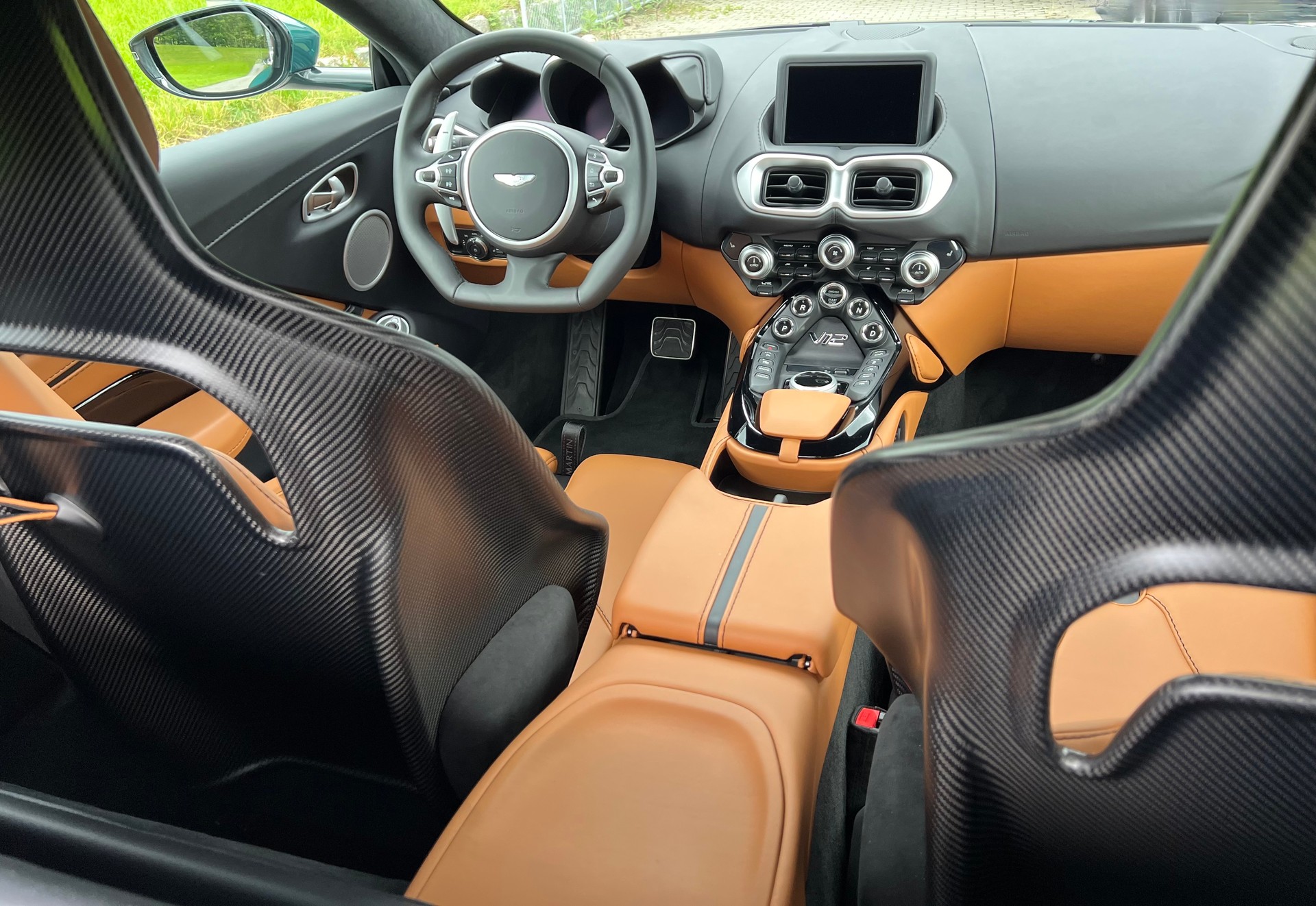 ASTON MARTIN V12 Vantage No 3 of 333-image-14