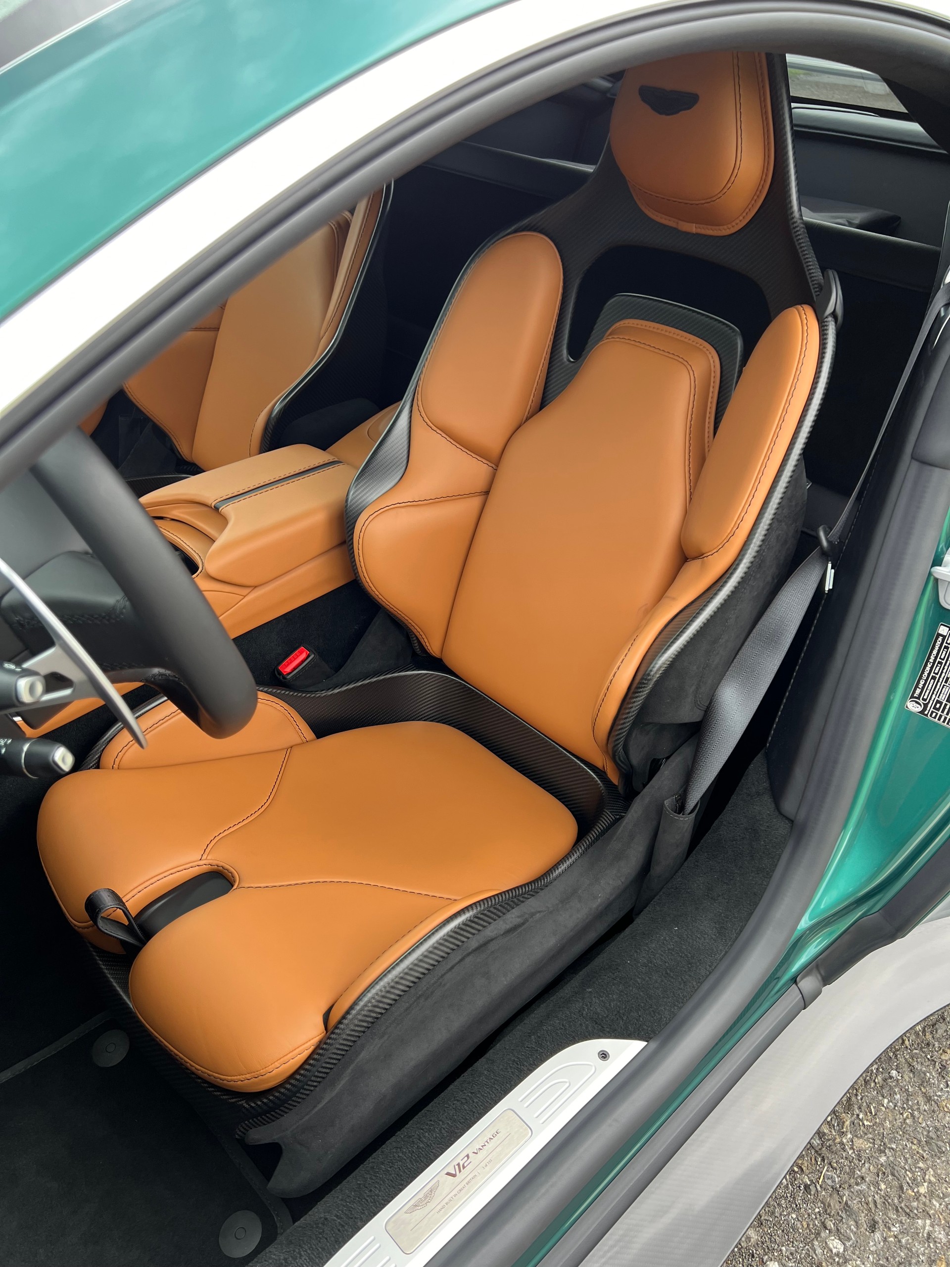 ASTON MARTIN V12 Vantage No 3 of 333-image-11