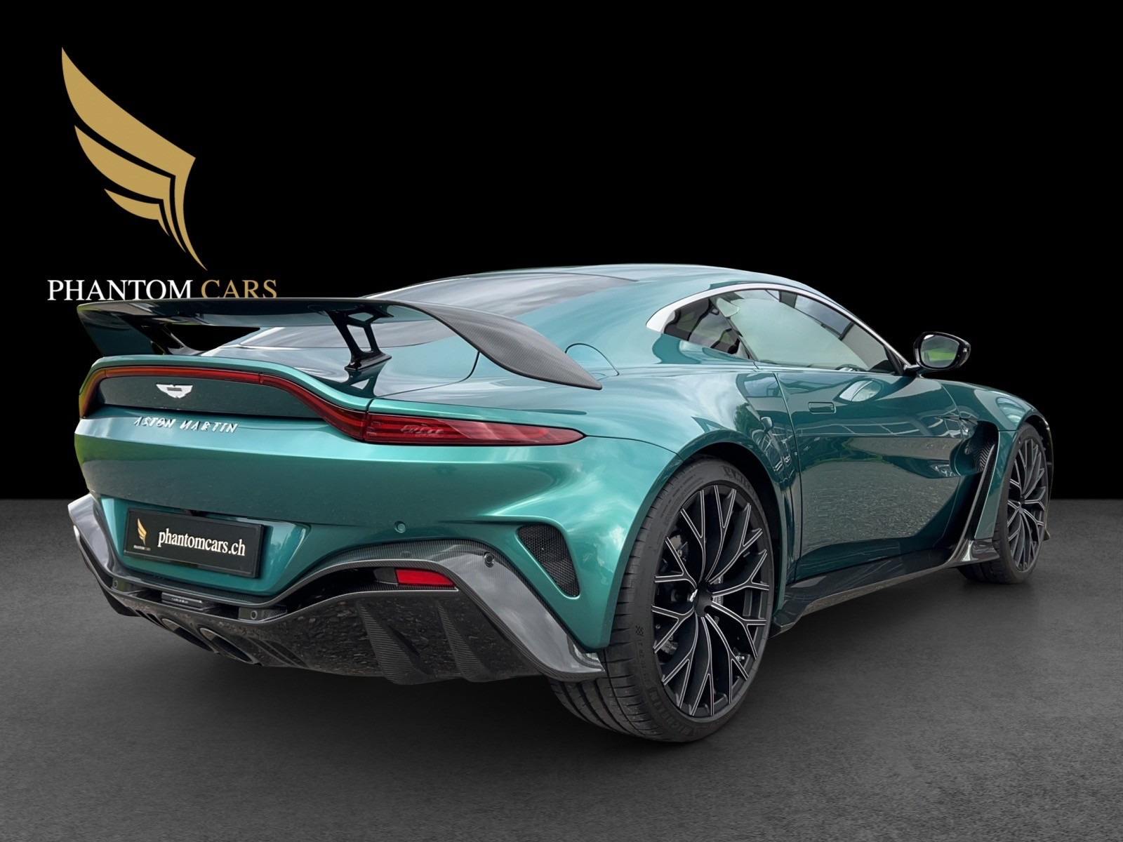 ASTON MARTIN V12 Vantage No 3 of 333-image-7