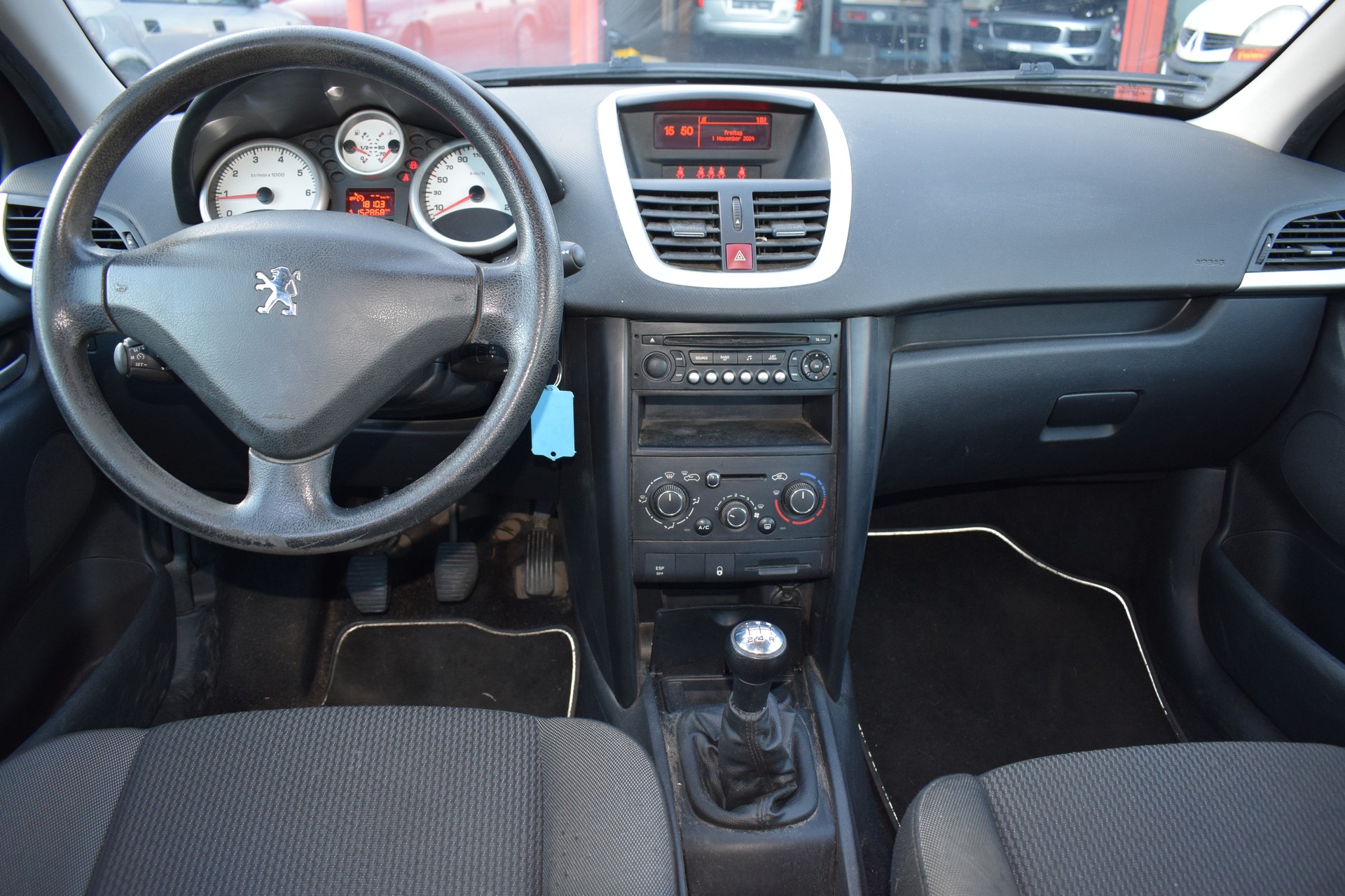 PEUGEOT 207 1.4 16V Active-image-4