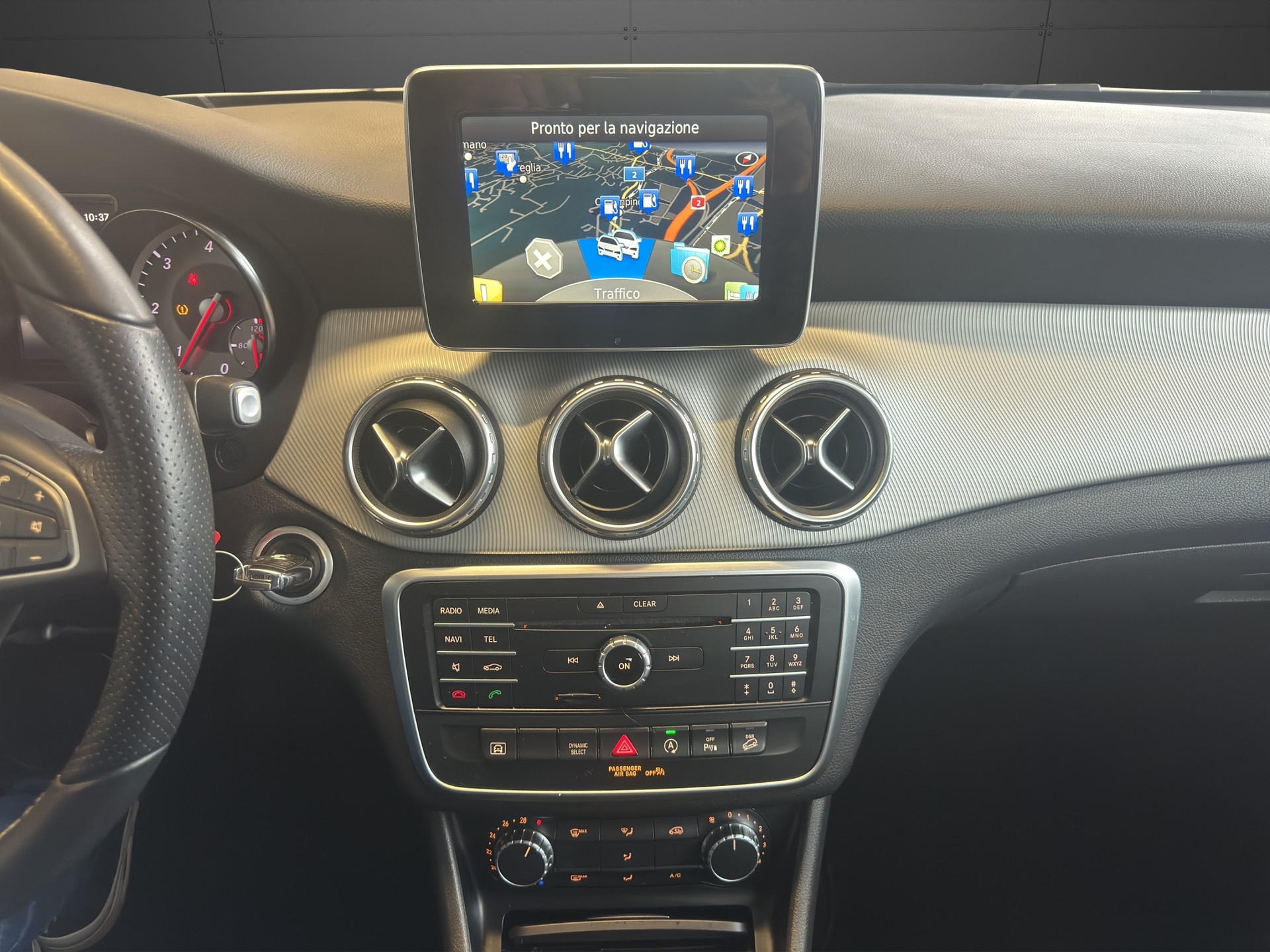 MERCEDES-BENZ GLA 200 CDI Urban 4Matic 7G-DCT-image-11
