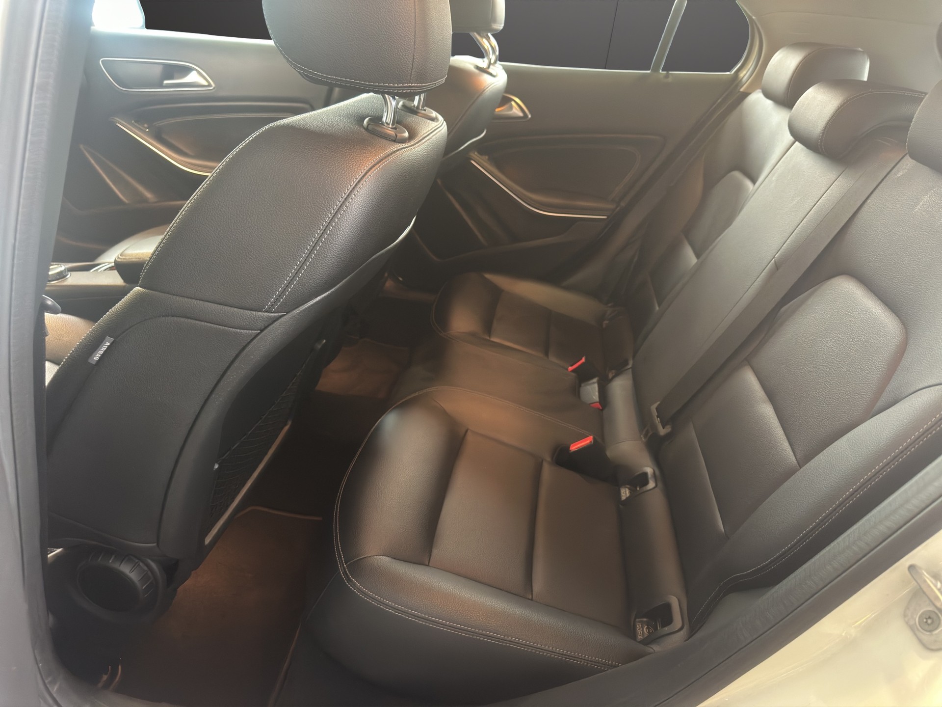 MERCEDES-BENZ GLA 200 CDI Urban 4Matic 7G-DCT-image-8