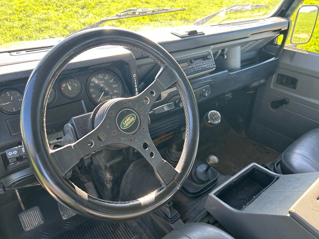 LAND ROVER Defender 90 SW 2.5 Td5-image-6