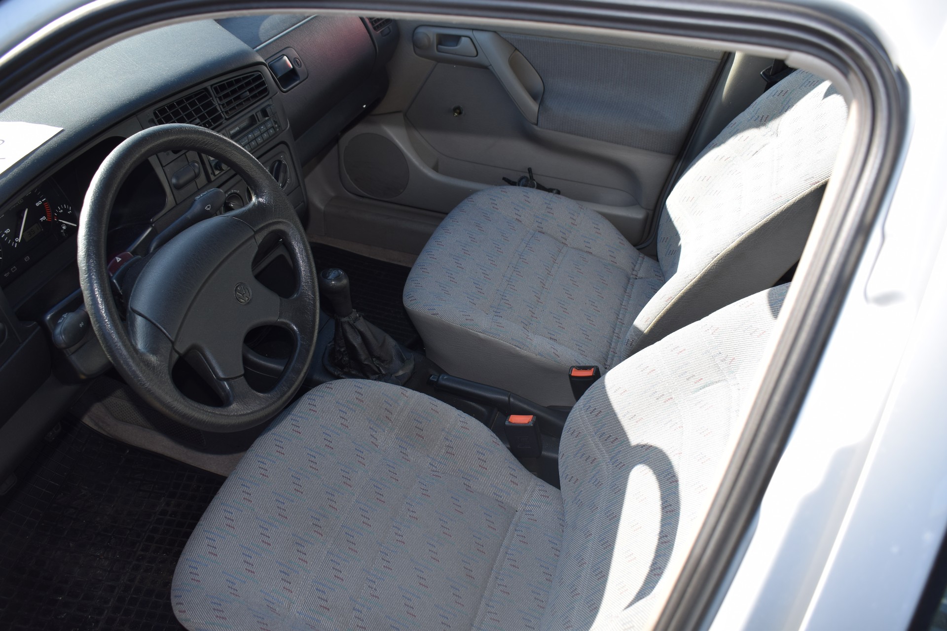 VW Golf 1800 CL-image-5