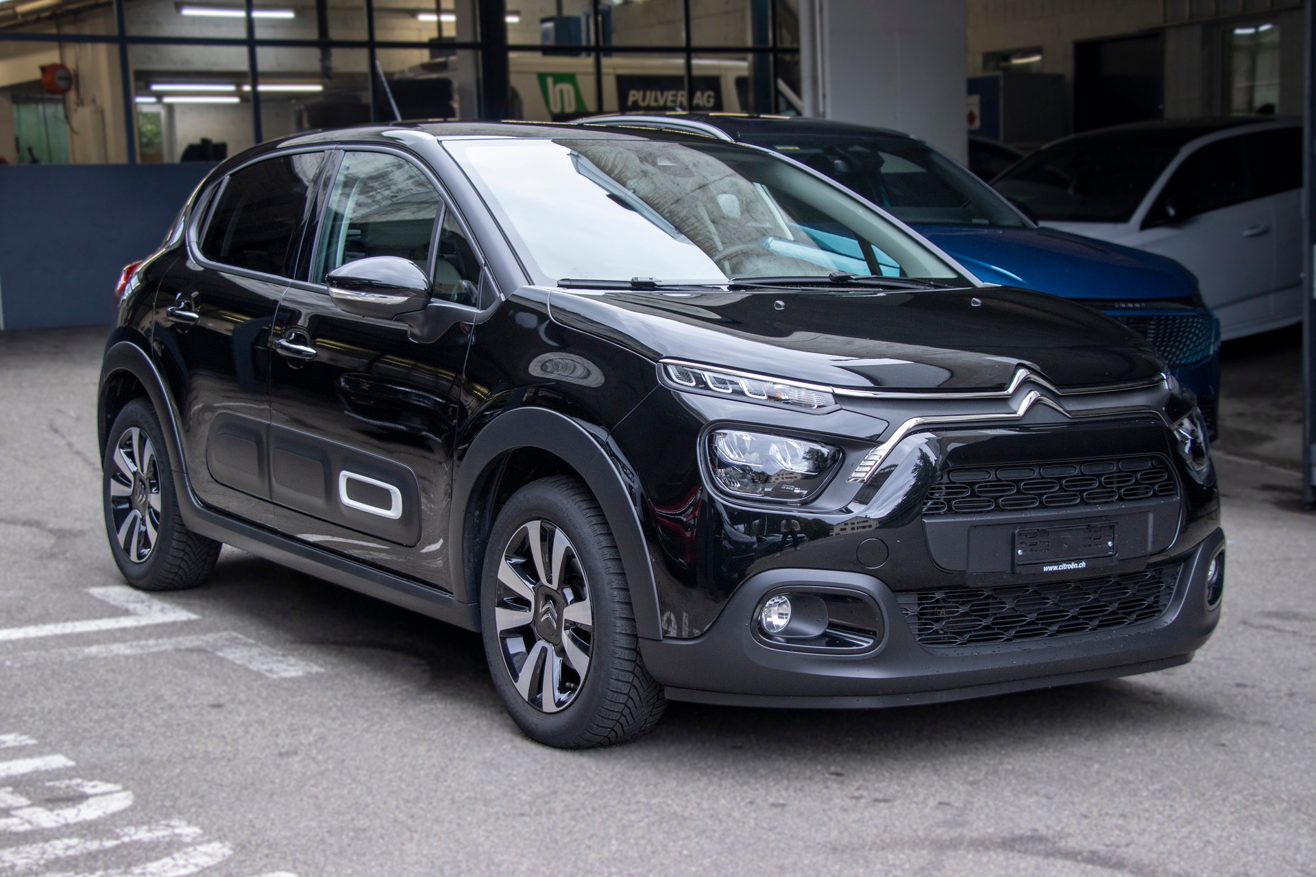 CITROEN C3 1.2i PureTech Swiss Edition EAT6-image-3