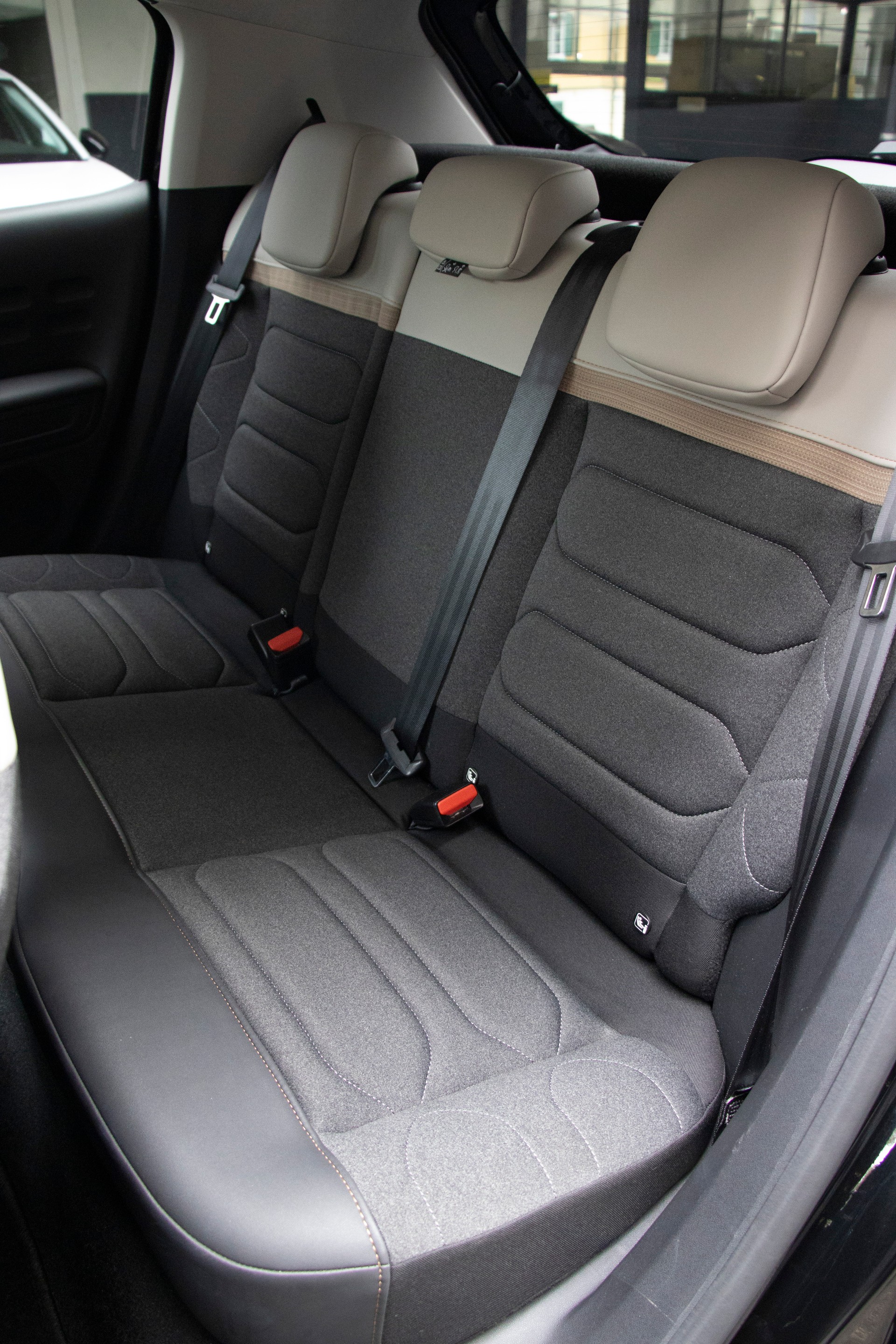 CITROEN C3 1.2i PureTech Swiss Edition EAT6-image-8