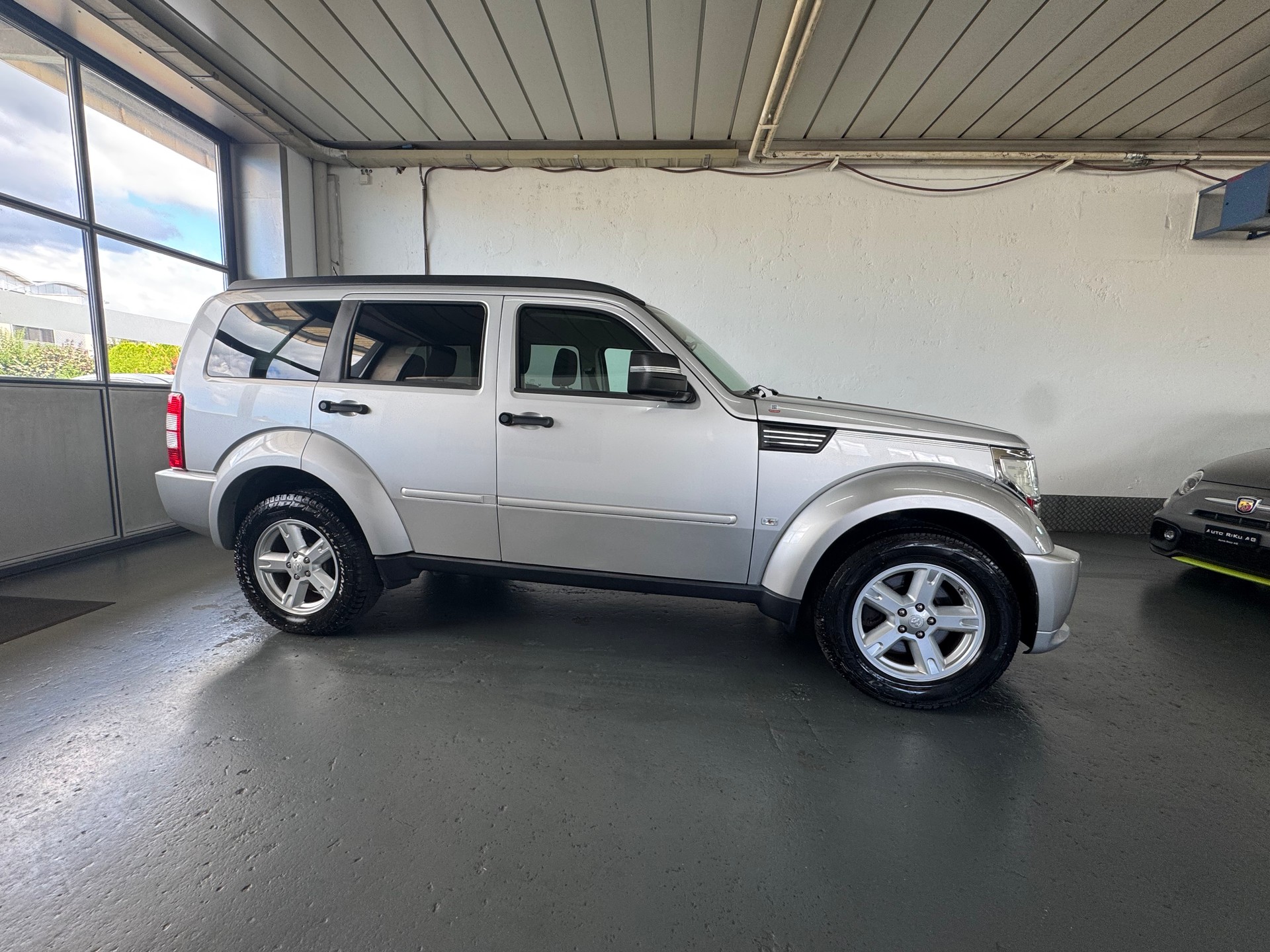 DODGE Nitro 2.8 CRD SXT-image-6
