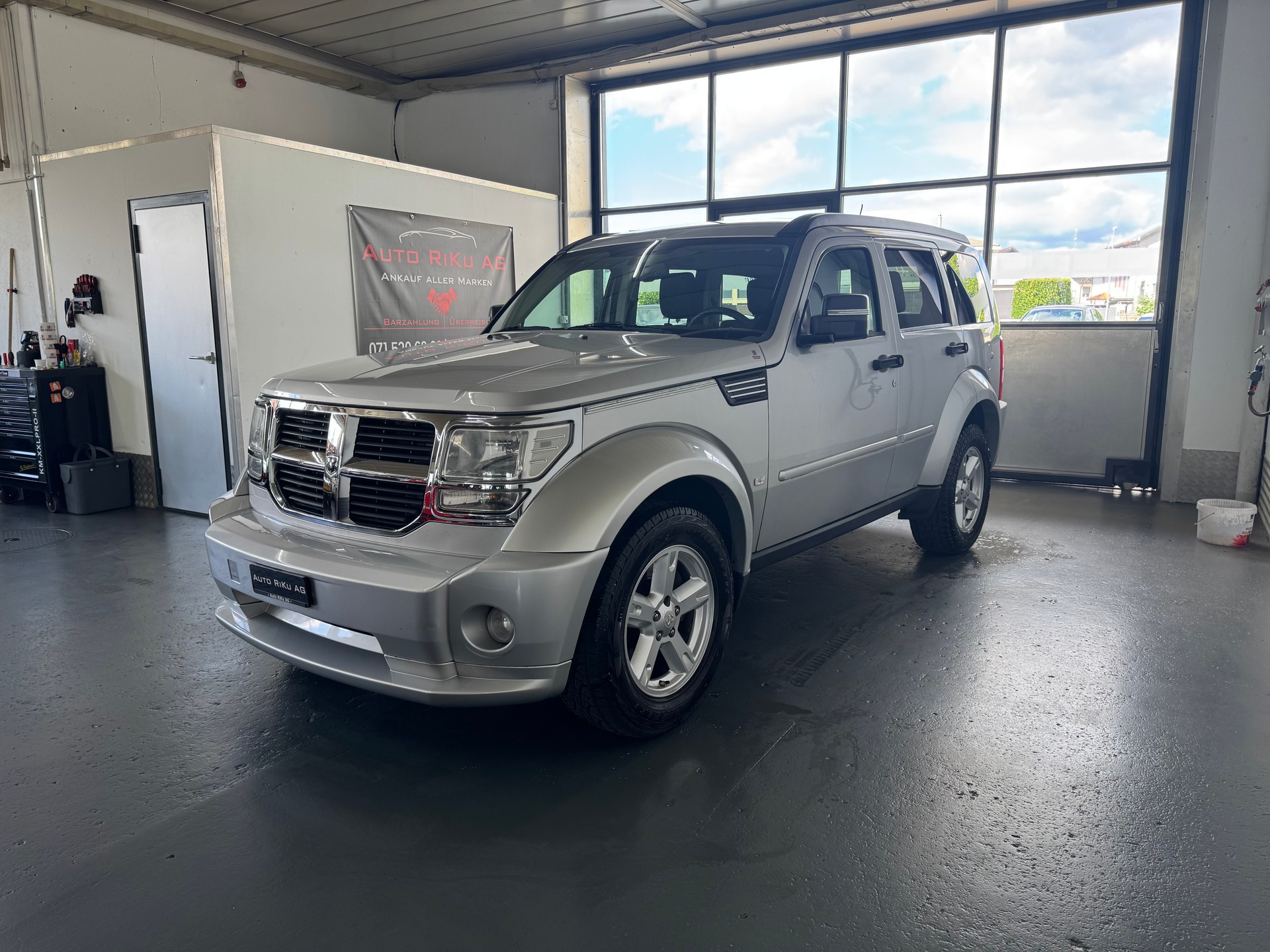 DODGE Nitro 2.8 CRD SXT-image-5