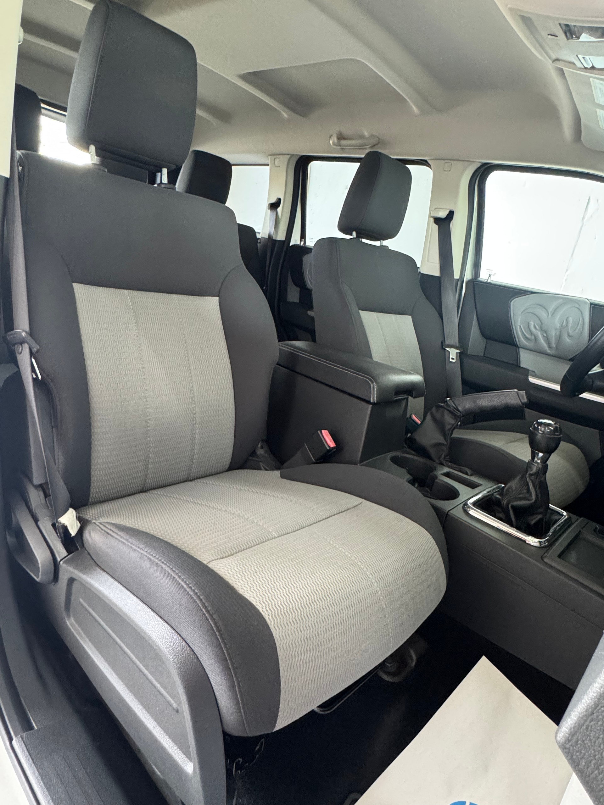 DODGE Nitro 2.8 CRD SXT-image-18