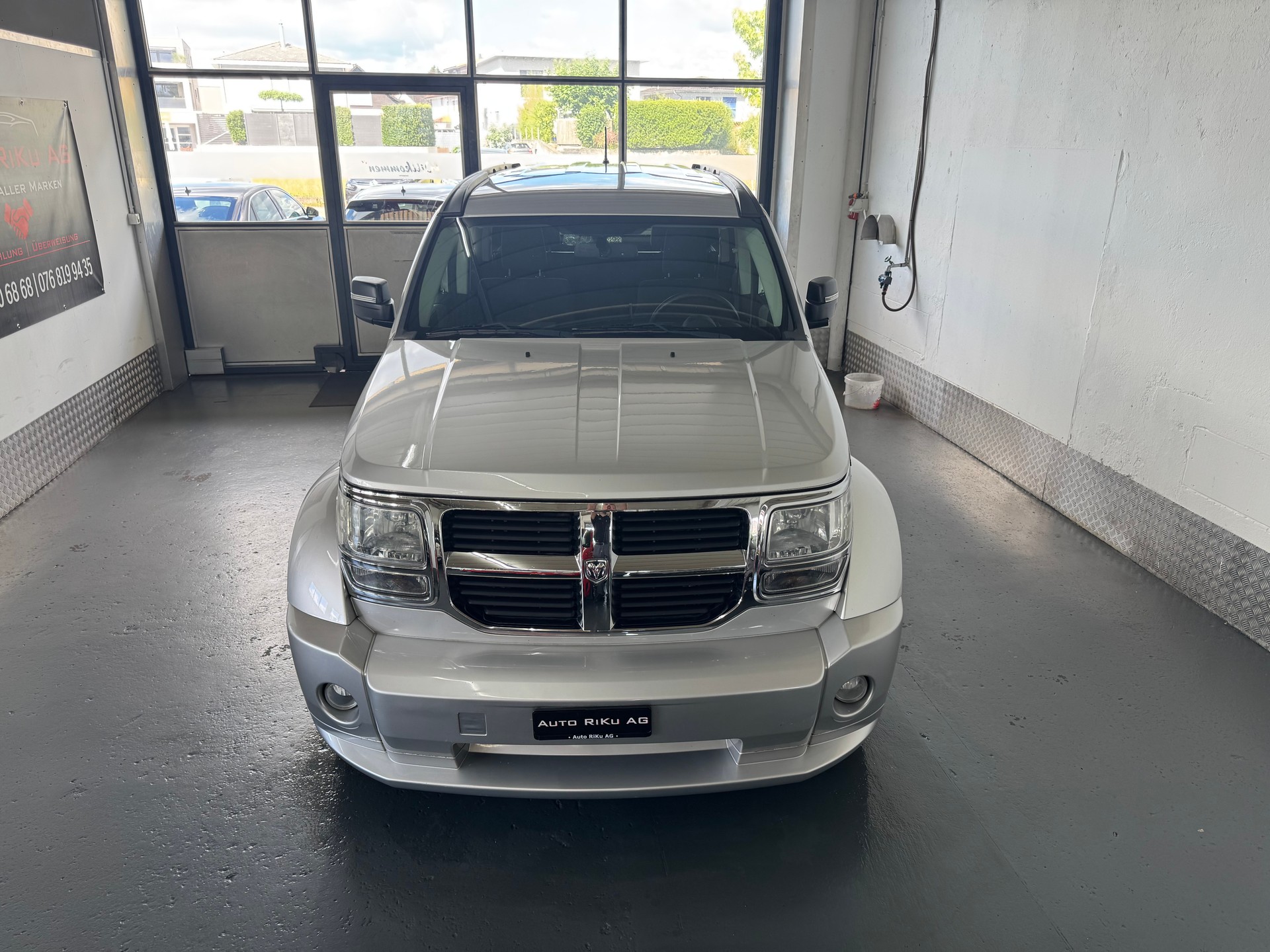 DODGE Nitro 2.8 CRD SXT-image-2