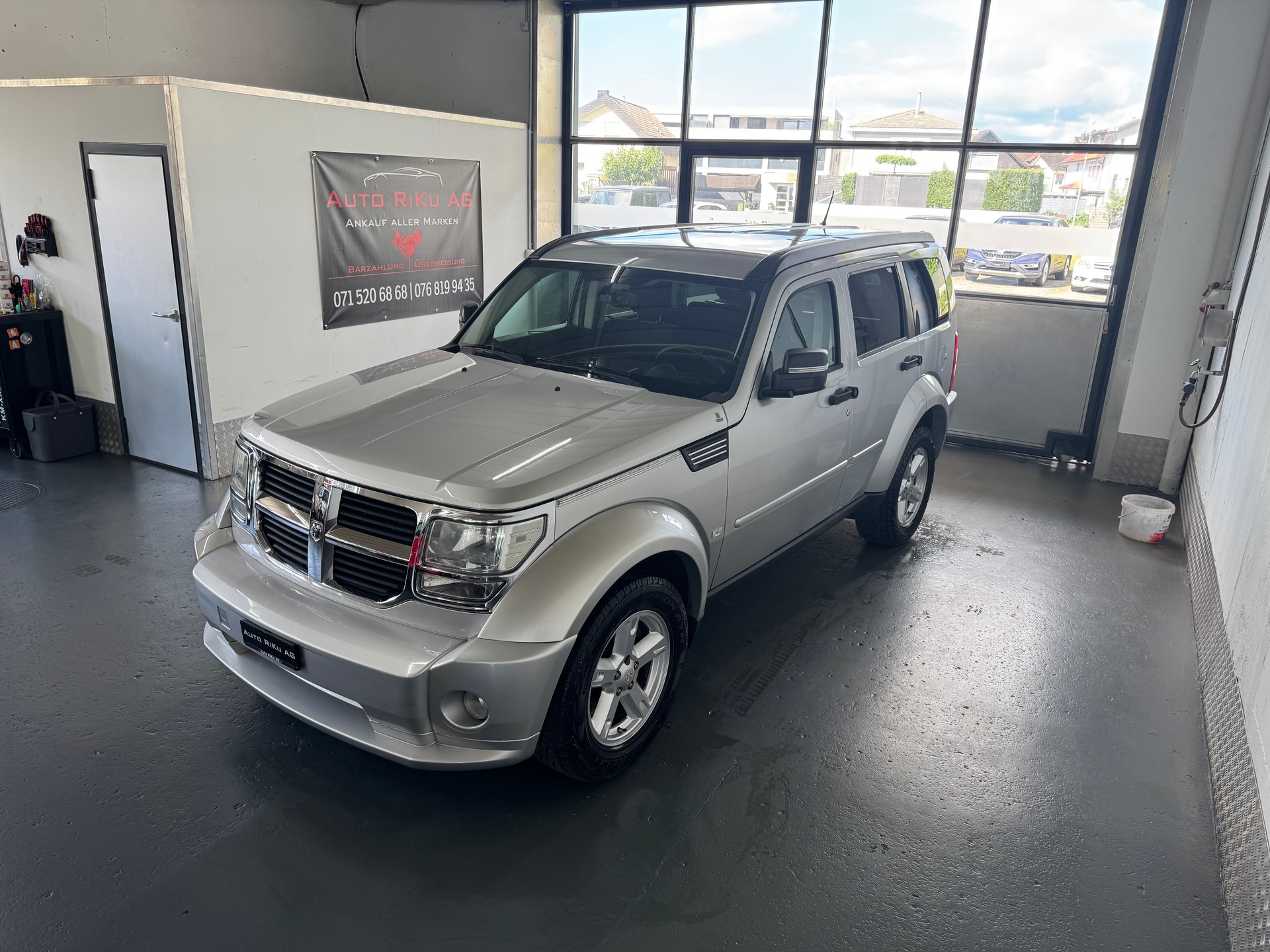 DODGE Nitro 2.8 CRD SXT-image-4