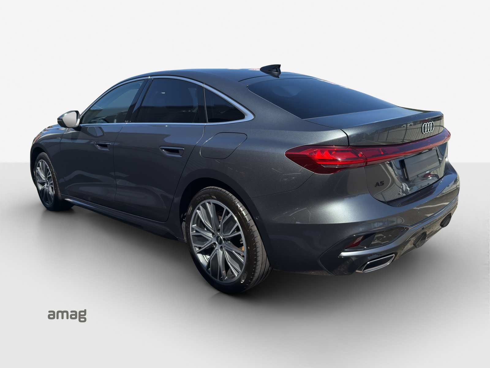 AUDI A5 Limousine e-hybrid quattro Attraction 220 kW S tronic-image-2