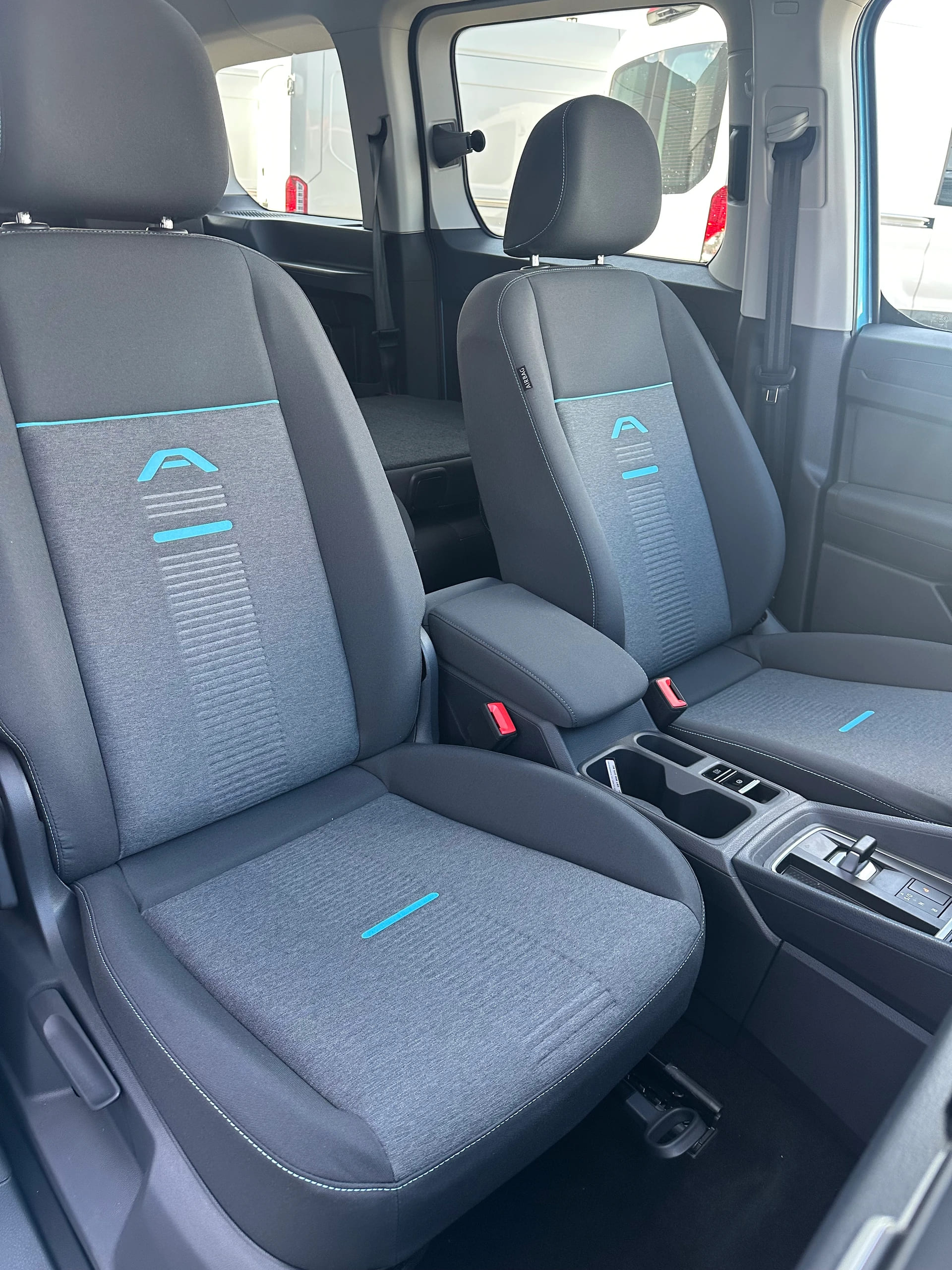 FORD TOURNEO CONNECT Grand 2.0 EcoB Active/122CV/Aut.-image-13