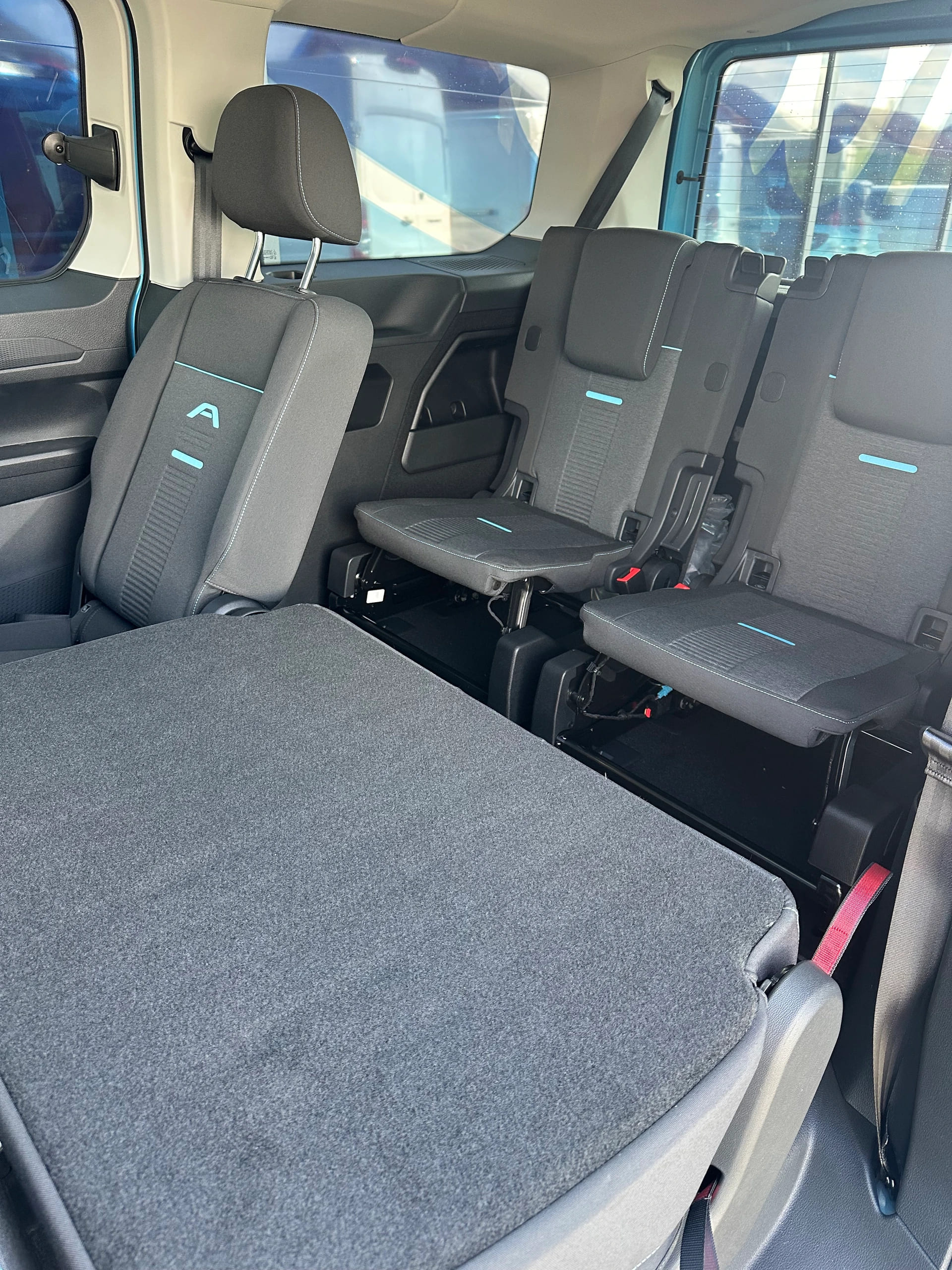 FORD TOURNEO CONNECT Grand 2.0 EcoB Active/122CV/Aut.-image-10