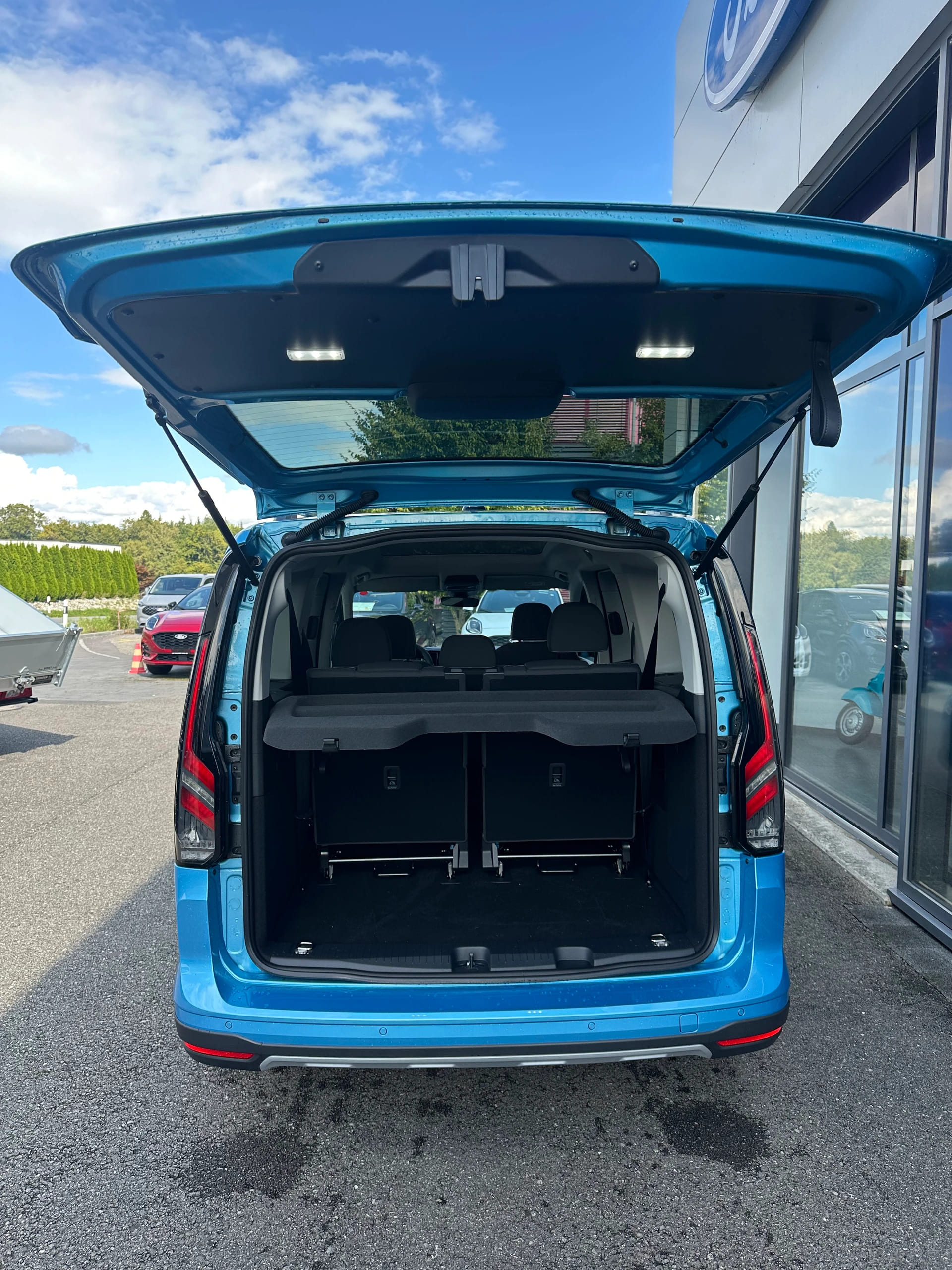 FORD TOURNEO CONNECT Grand 2.0 EcoB Active/122CV/Aut.-image-5