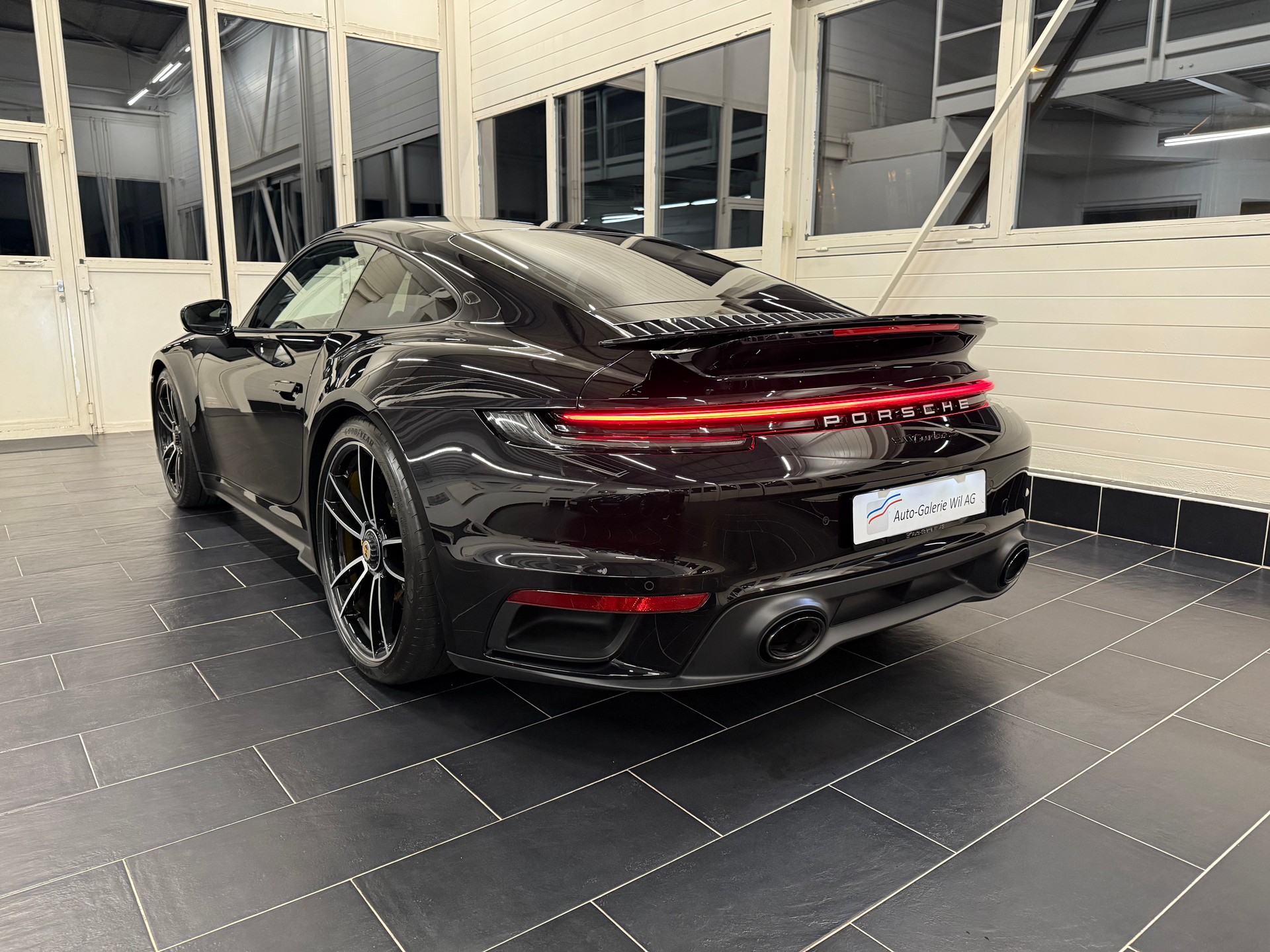 PORSCHE 911 Turbo S PDK-image-5