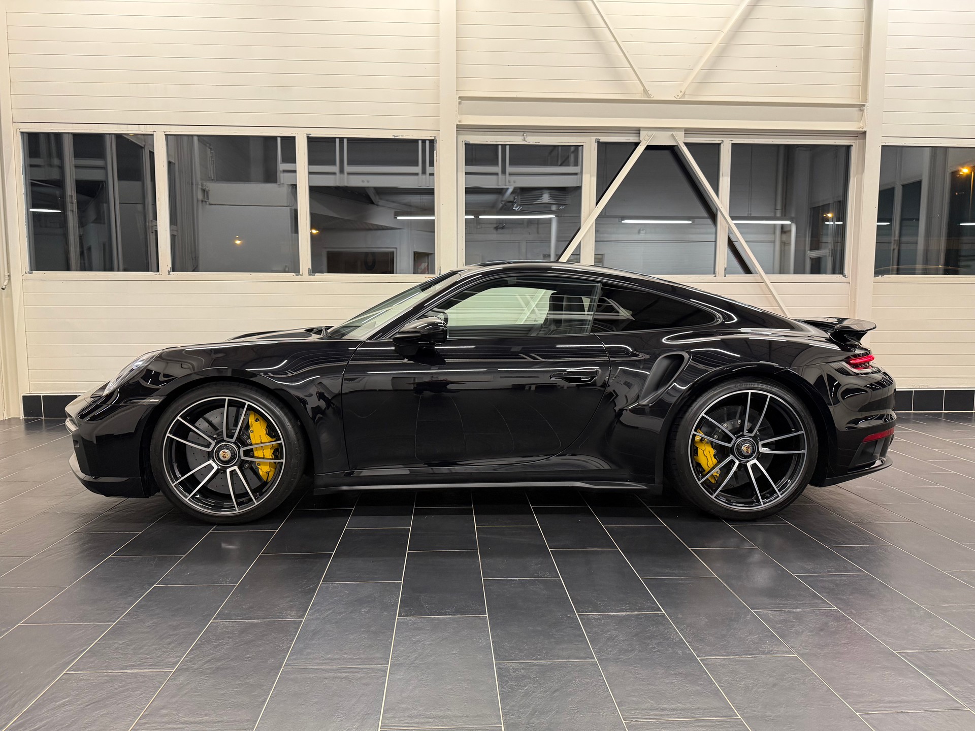 PORSCHE 911 Turbo S PDK-image-3