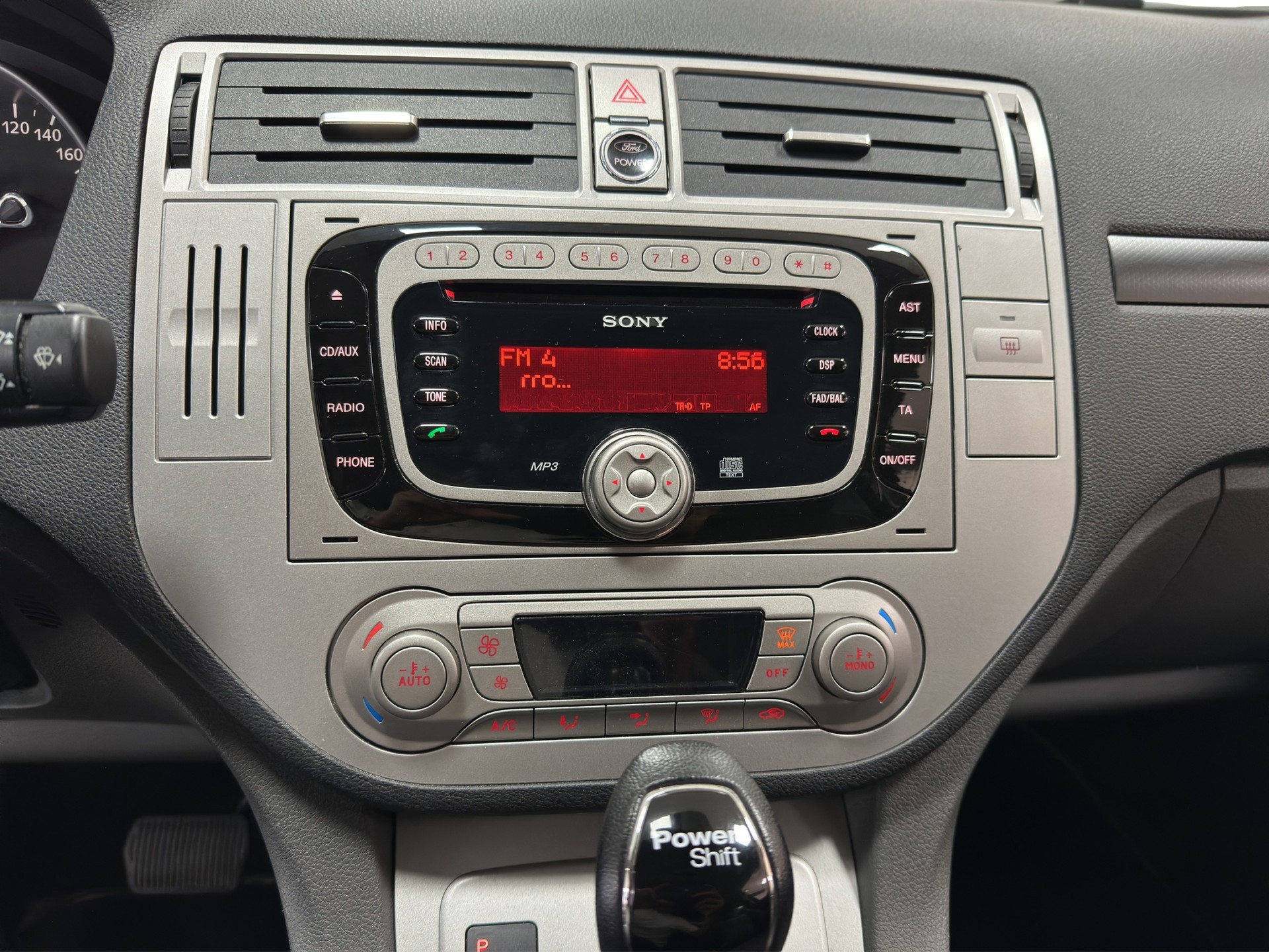 FORD Kuga 2.0 TDCi Carving 4WD PowerShift-image-23