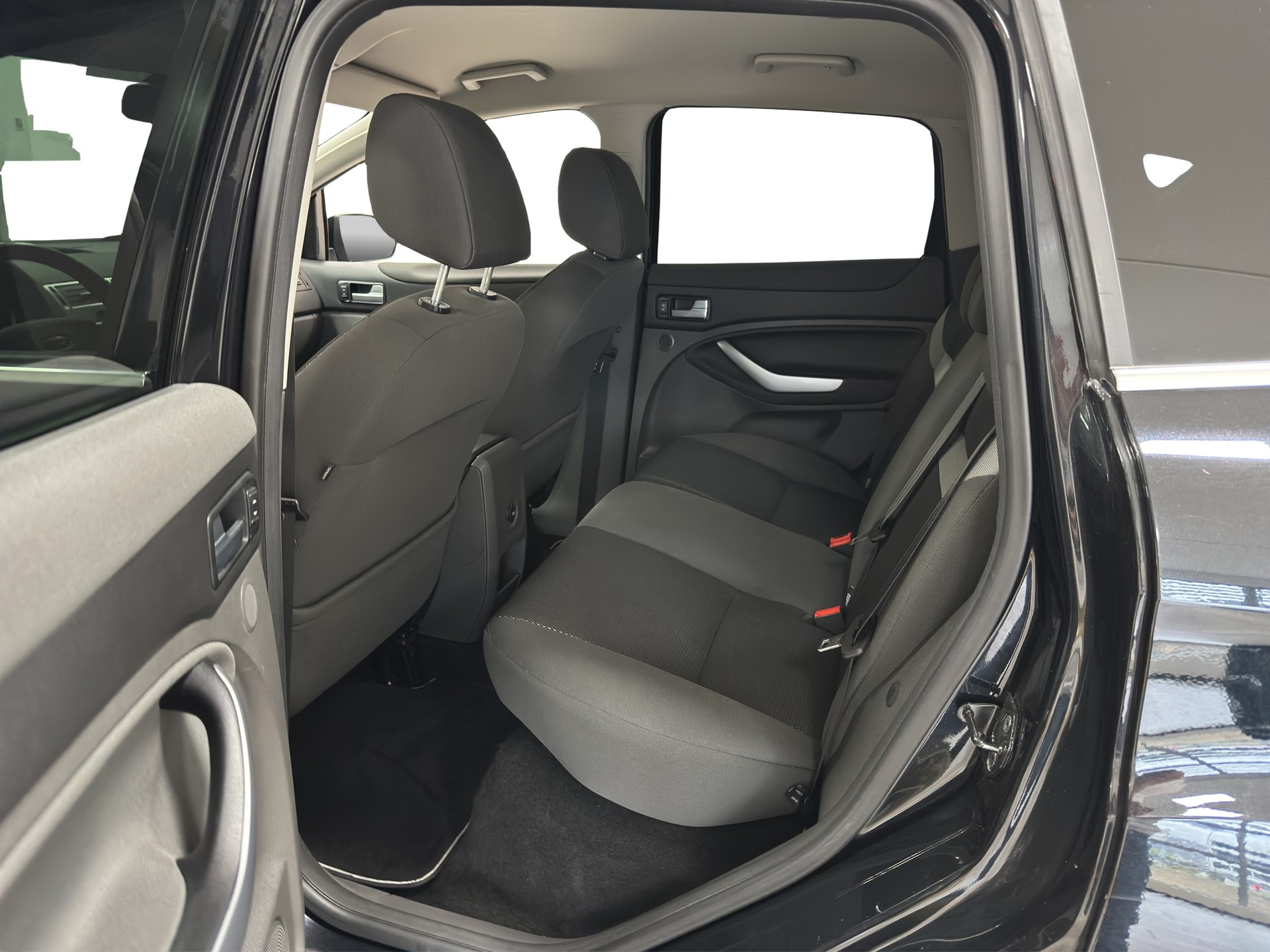 FORD Kuga 2.0 TDCi Carving 4WD PowerShift-image-15