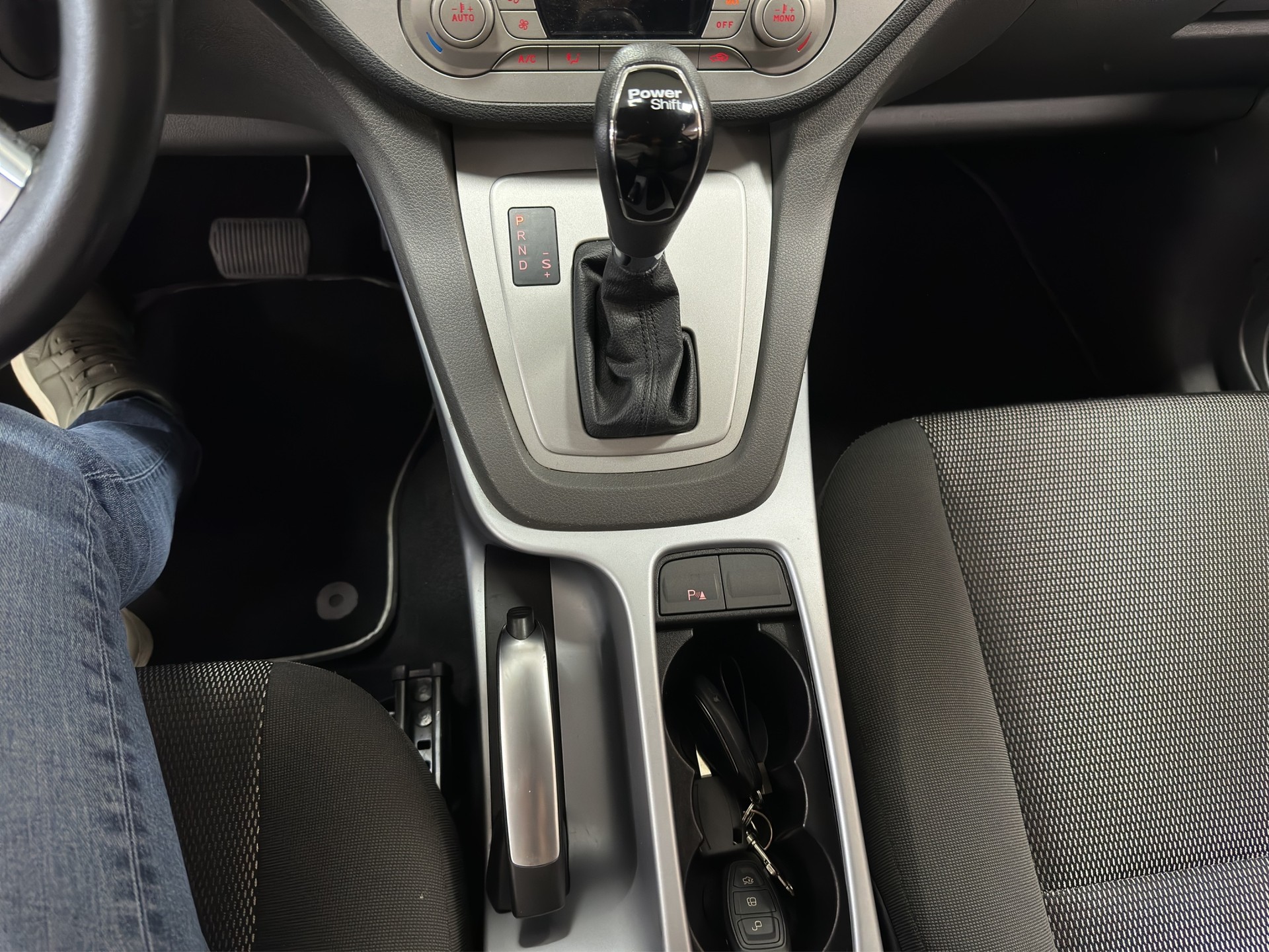 FORD Kuga 2.0 TDCi Carving 4WD PowerShift-image-22