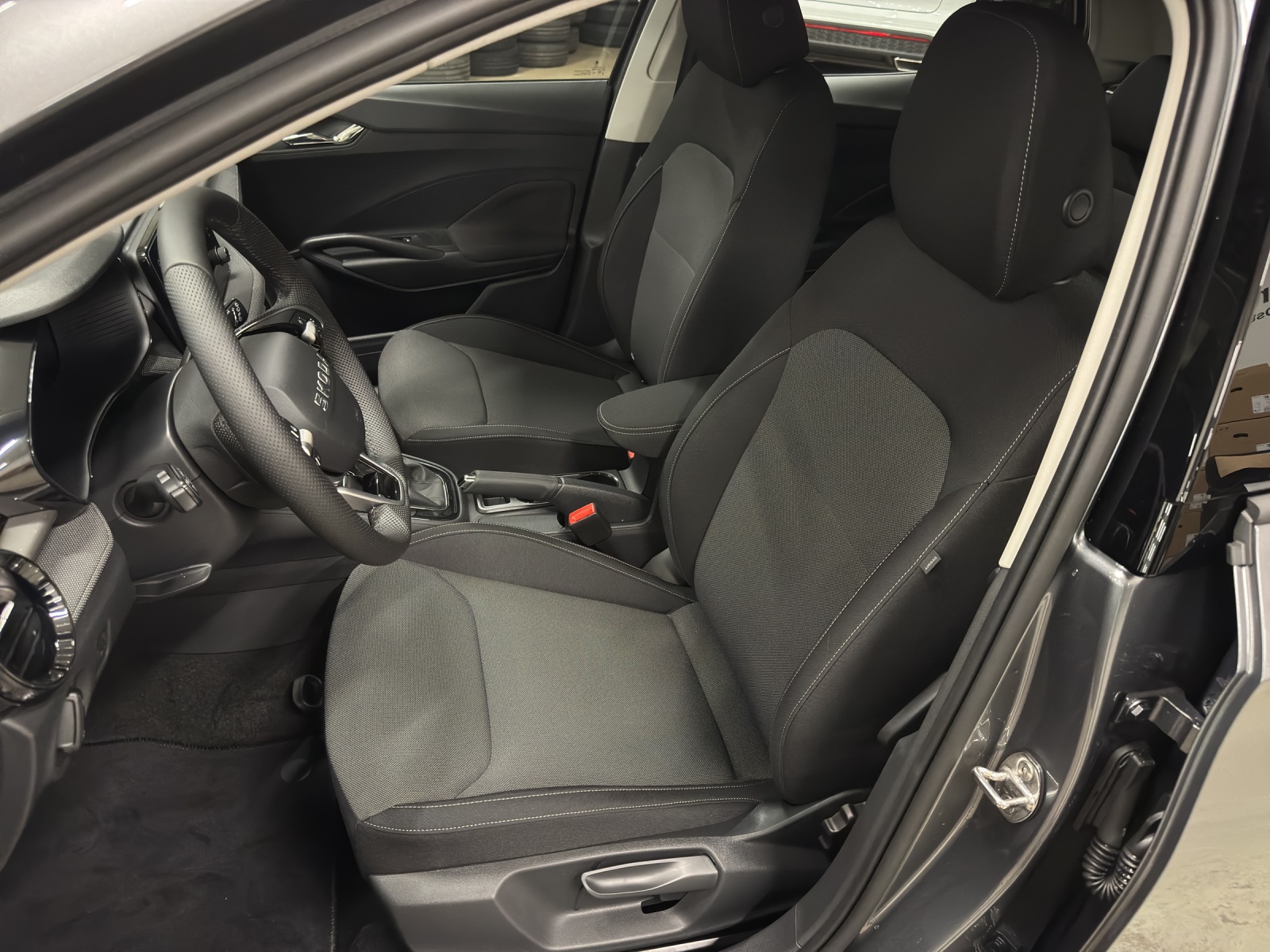 SKODA Fabia 1.0 TSI Selection-image-5