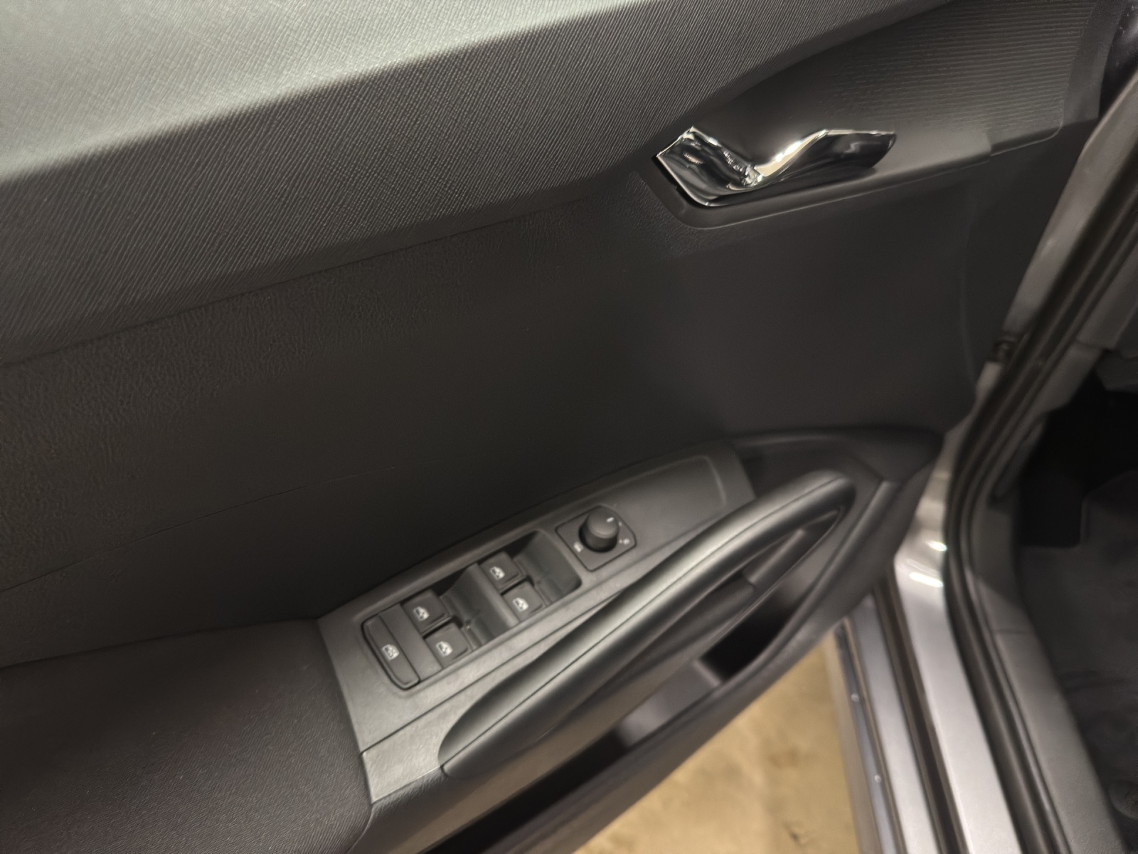 SKODA Fabia 1.0 TSI Selection-image-8