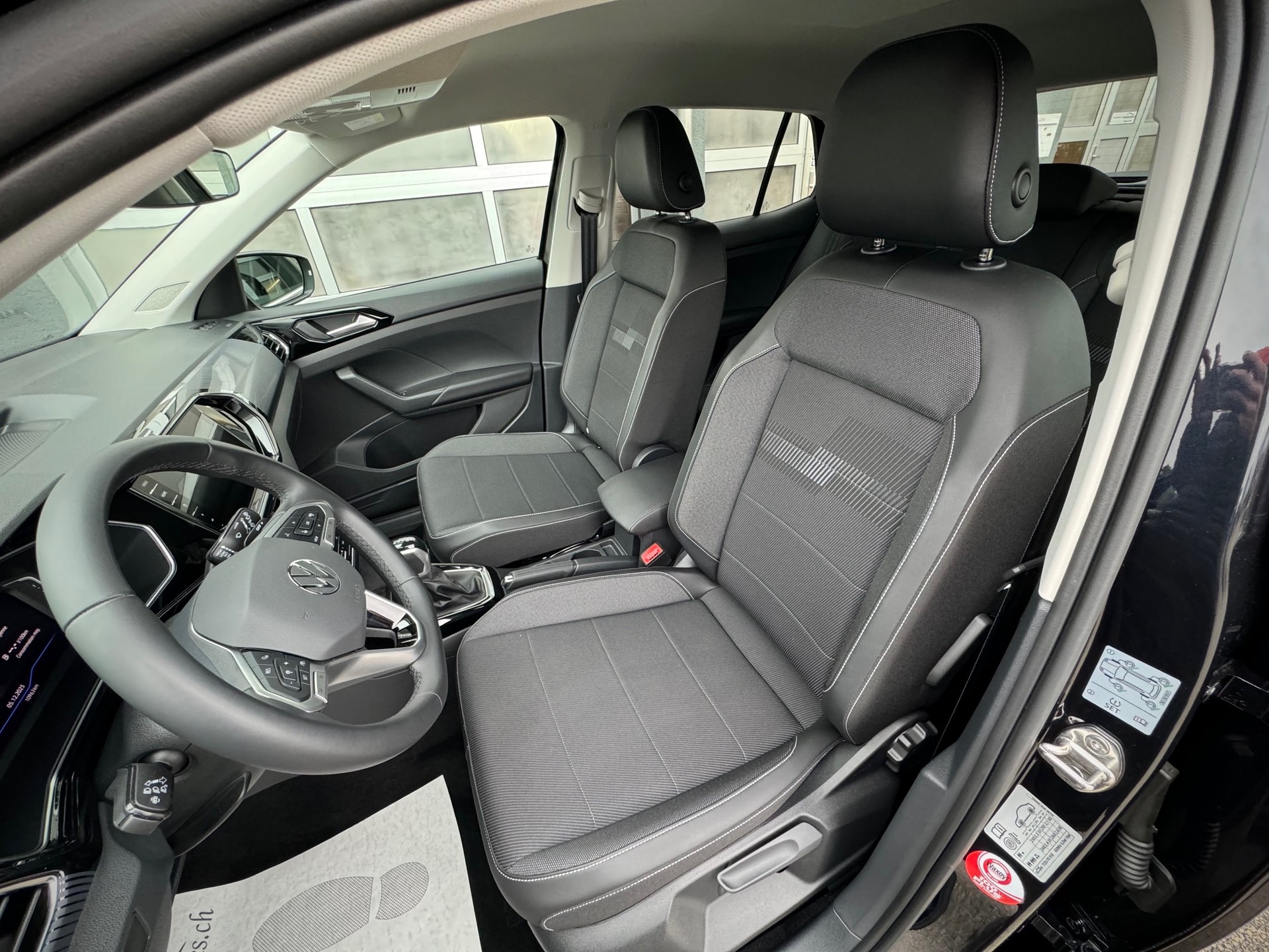 VW T-Cross 1.5 TSI EVO ACT Style Selection DSG - Garantie d'usine jusqu'au 13.03.2027 ou 100'000 Km - Véhicule Suisse (CH)-image-5