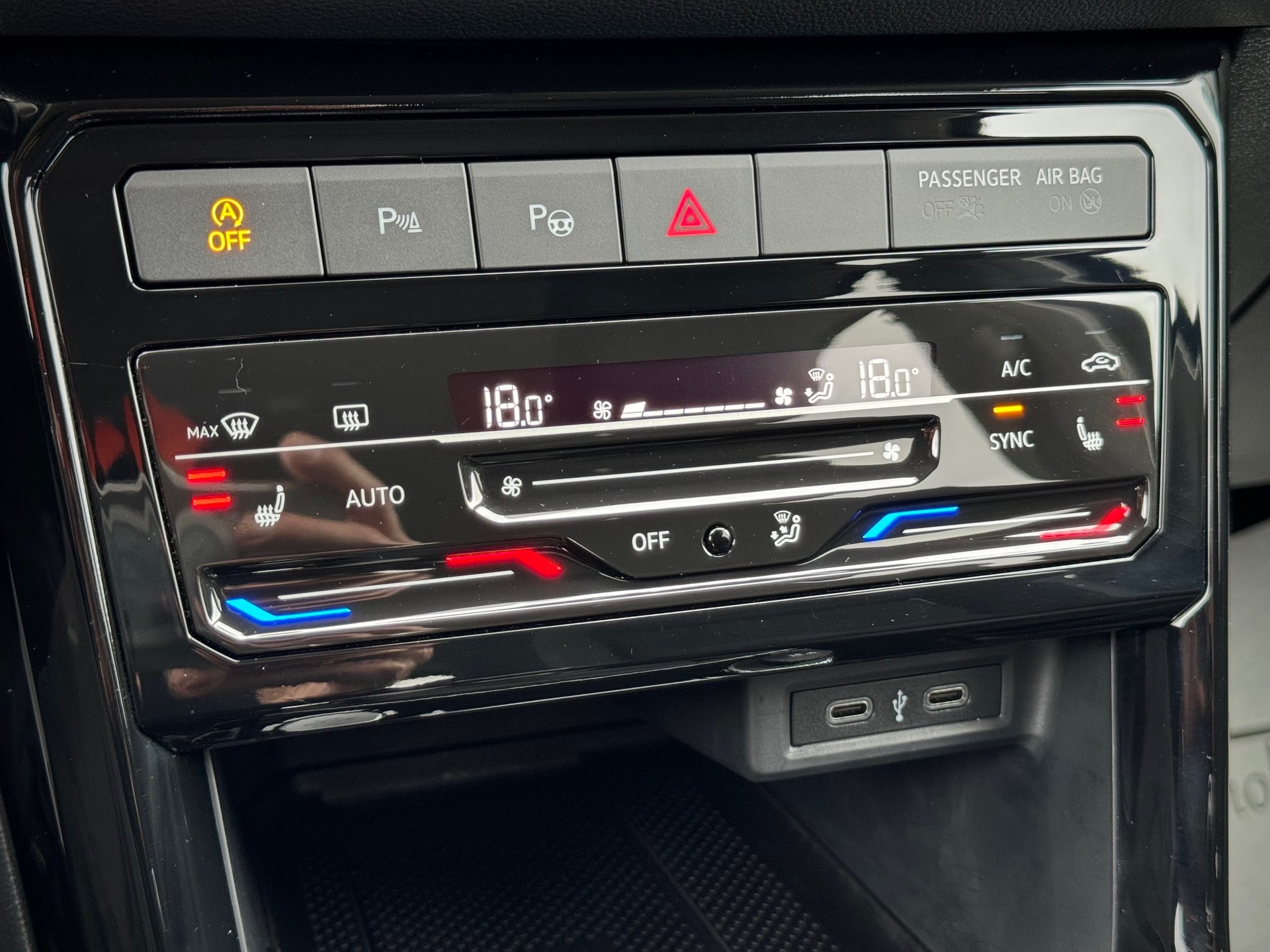 VW T-Cross 1.5 TSI EVO ACT Style Selection DSG - Garantie d'usine jusqu'au 13.03.2027 ou 100'000 Km - Véhicule Suisse (CH)-image-13