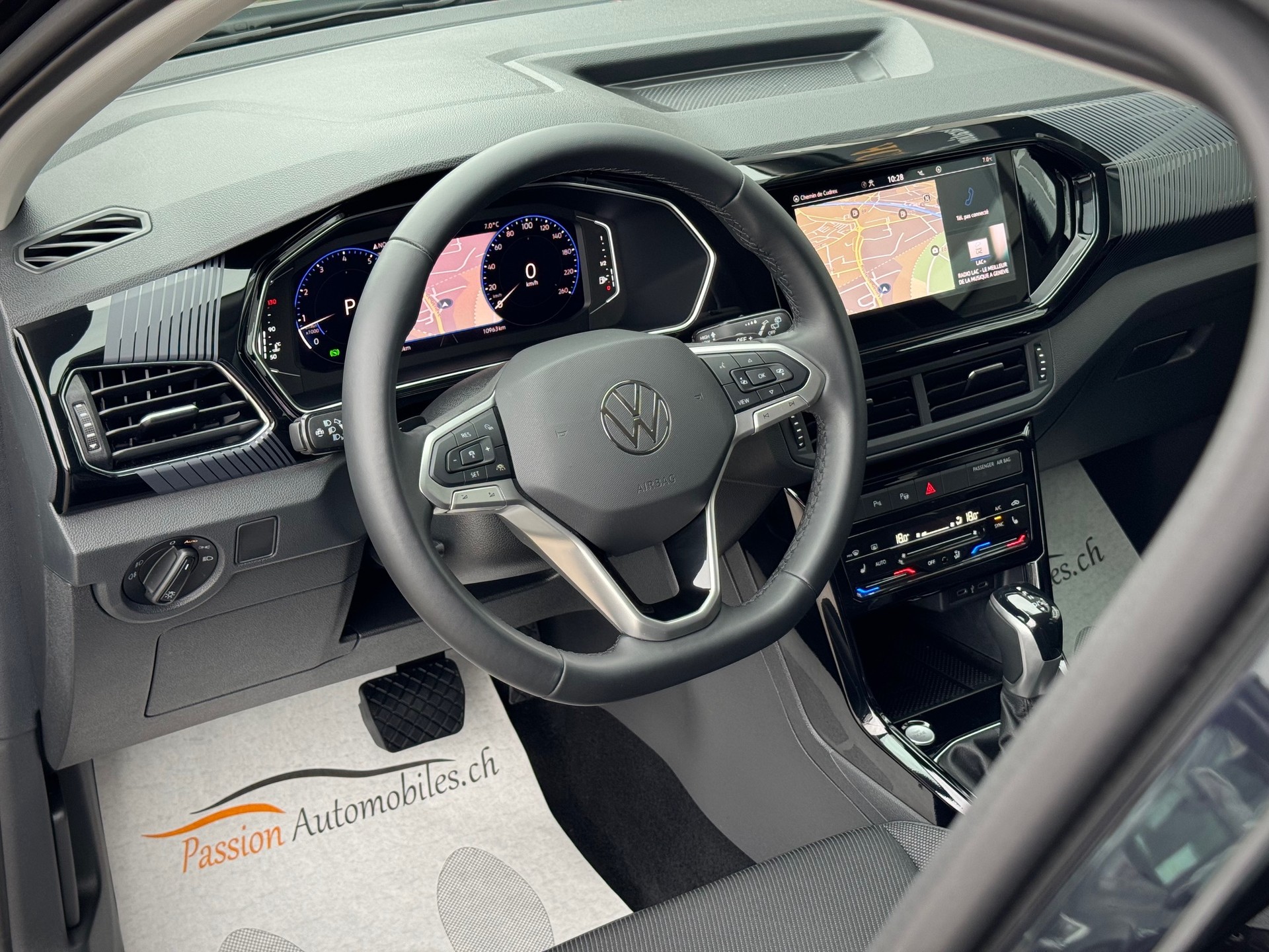 VW T-Cross 1.5 TSI EVO ACT Style Selection DSG - Garantie d'usine jusqu'au 13.03.2027 ou 100'000 Km - Véhicule Suisse (CH)-image-4