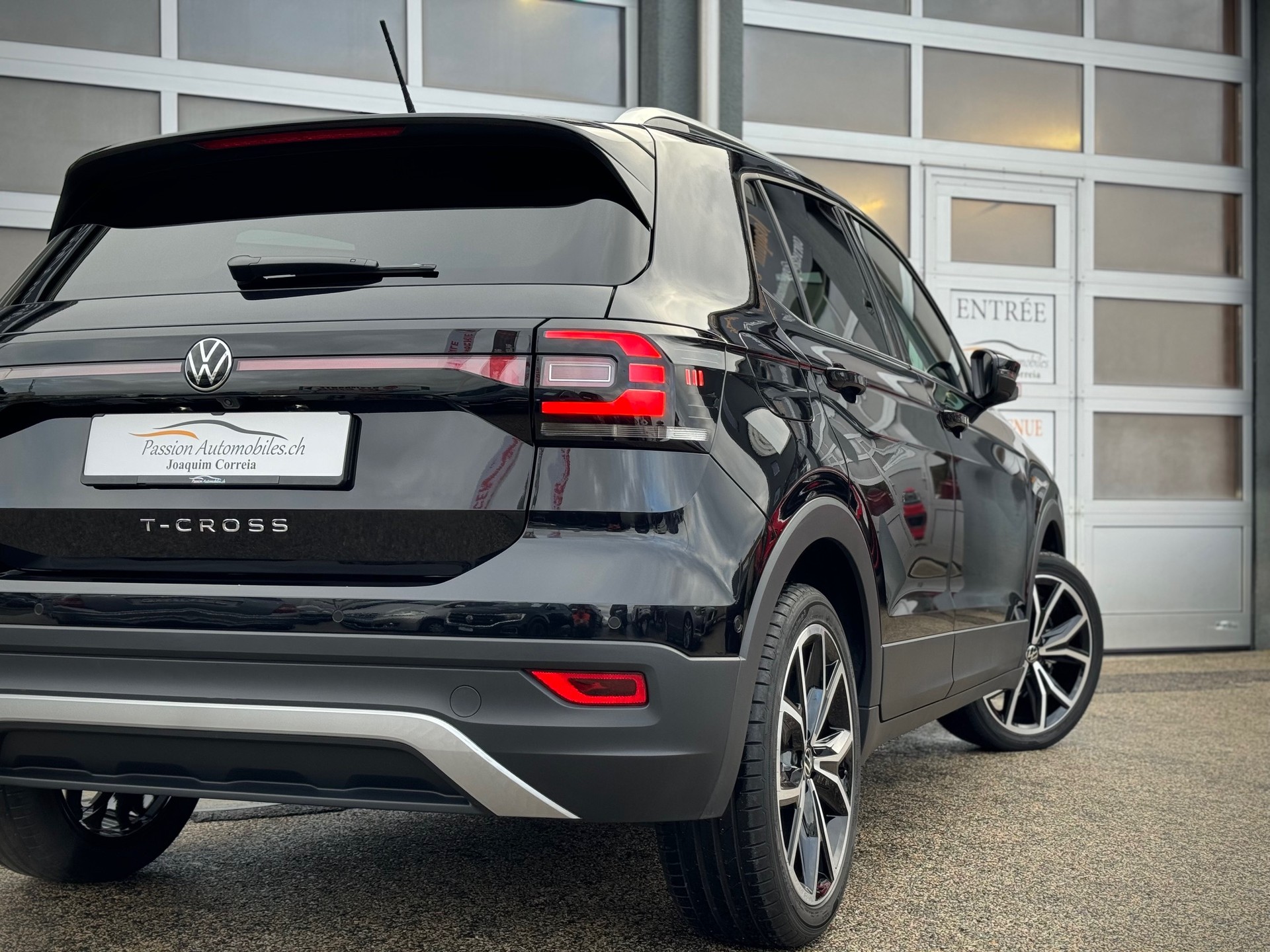 VW T-Cross 1.5 TSI EVO ACT Style Selection DSG - Garantie d'usine jusqu'au 13.03.2027 ou 100'000 Km - Véhicule Suisse (CH)-image-3