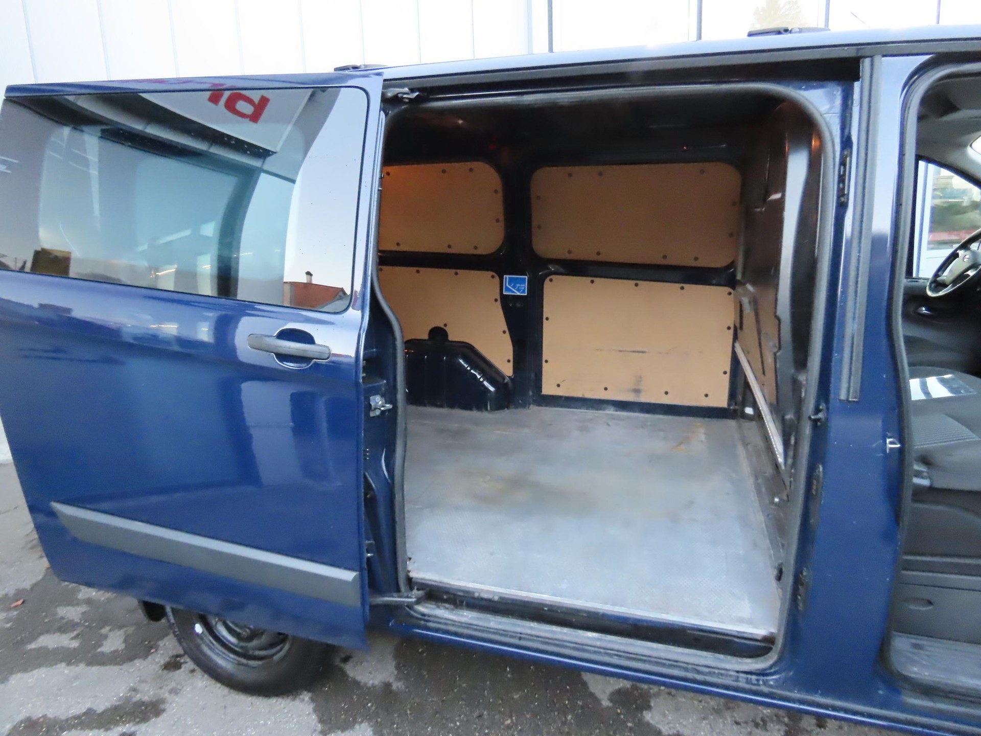 FORD Transit C Van 310 L1 2.2 TDCi 100 Ambiente-image-7