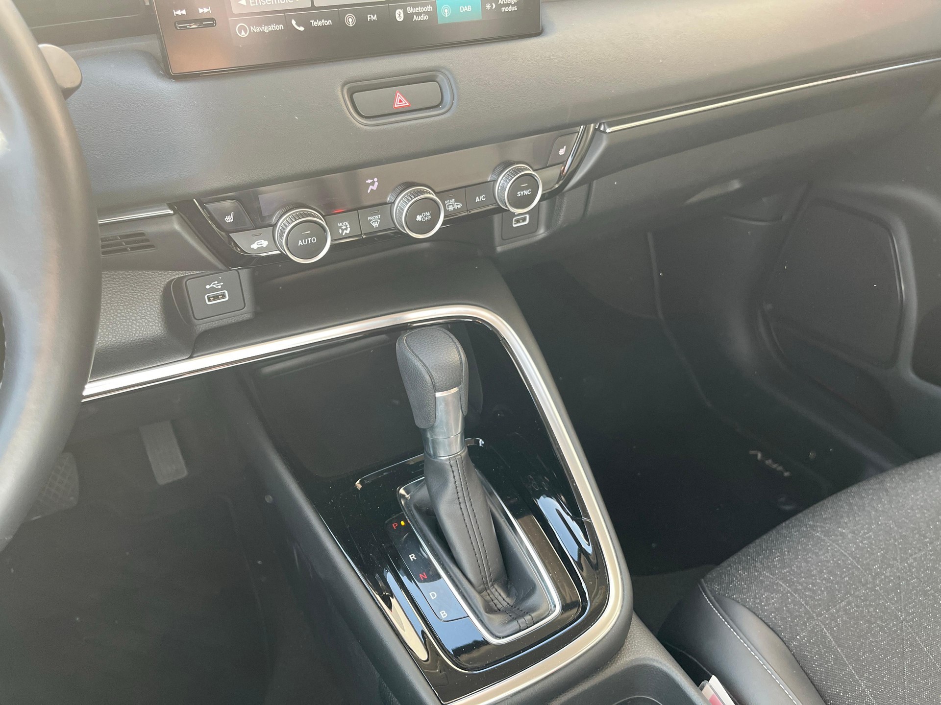 HONDA HR-V 1.5 i-MMD Advance-image-13