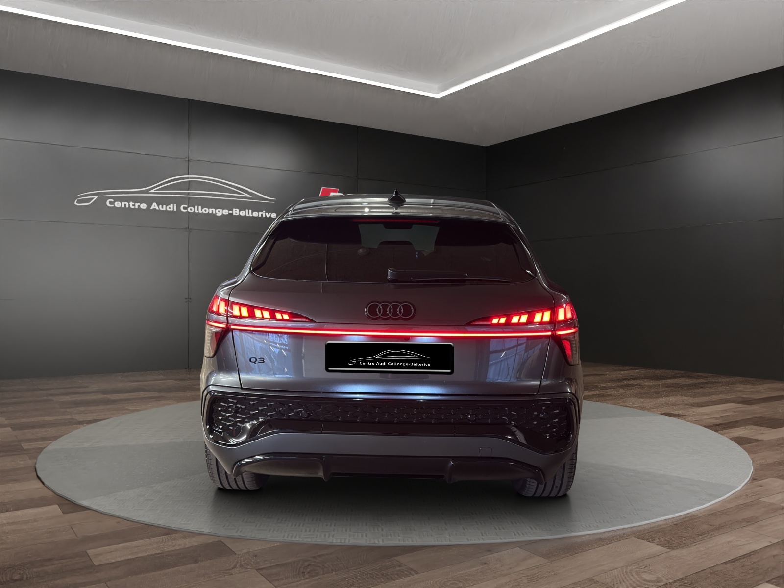 AUDI Q3 Sportback 110 kW TFSI S tronic-image-4