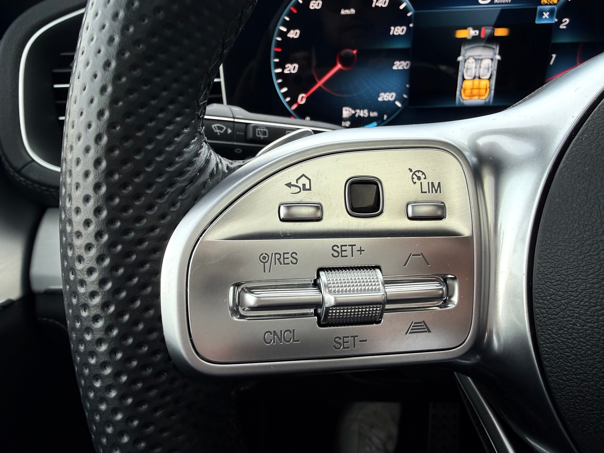 MERCEDES-BENZ GLE 450 4Matic AMG Line 9G-Tronic-image-6