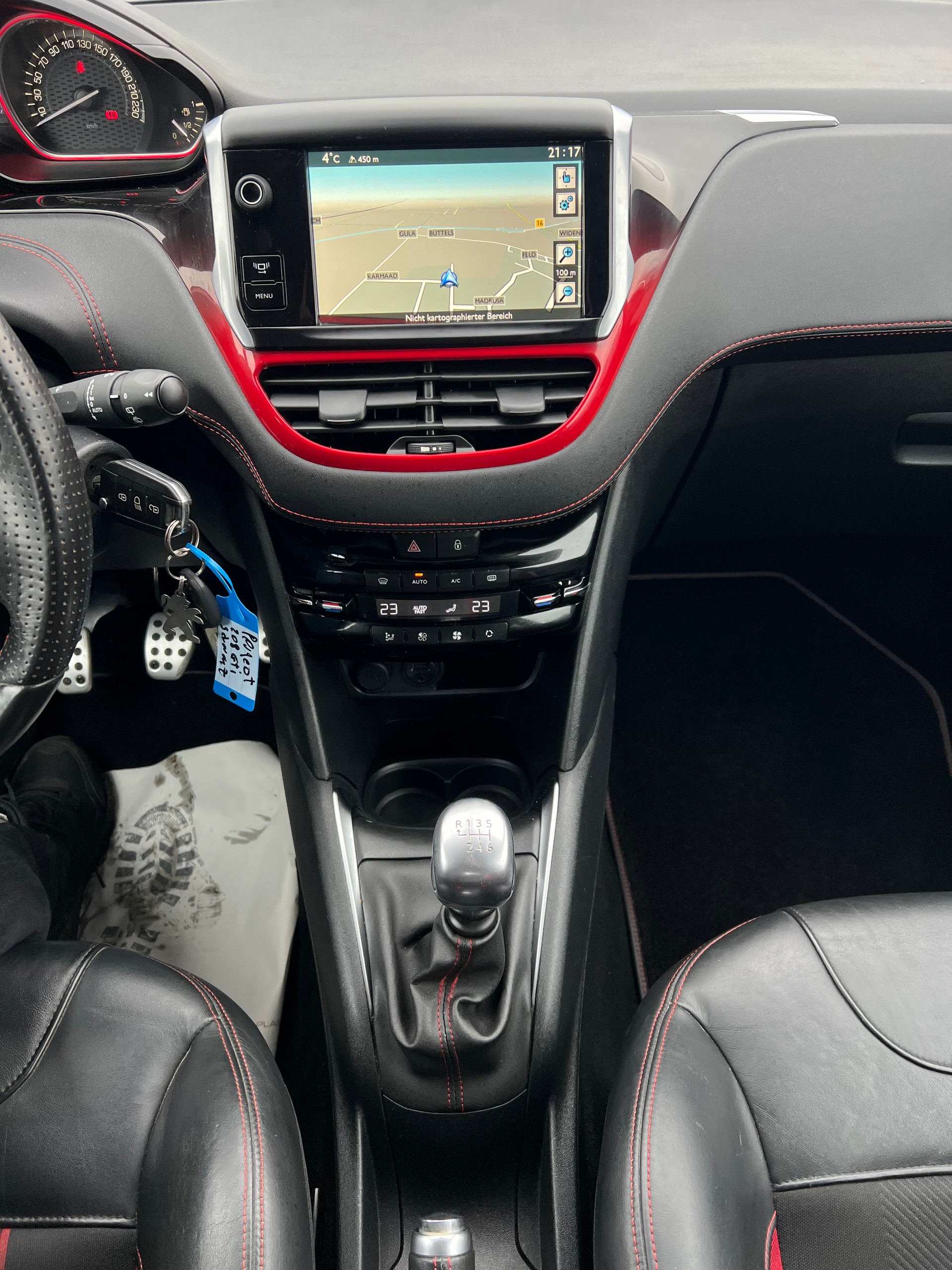 PEUGEOT 208 1.6 Turbo GTi-image-13