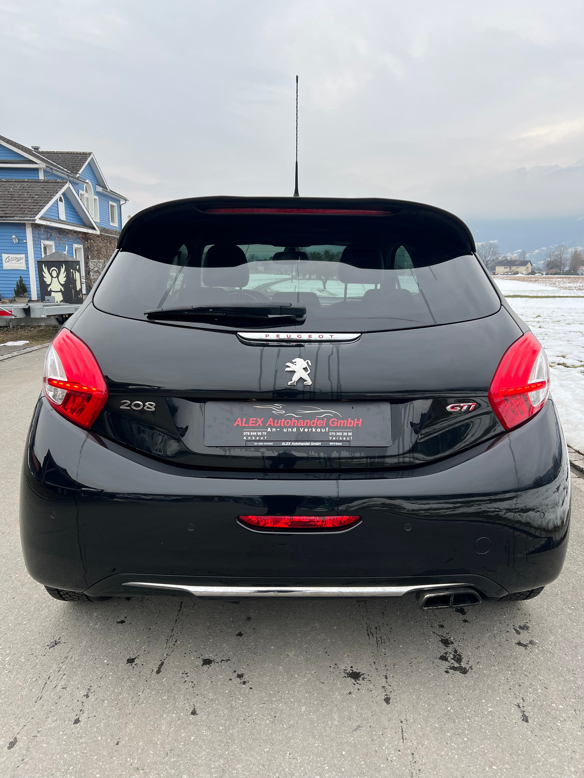 PEUGEOT 208 1.6 Turbo GTi-image-4