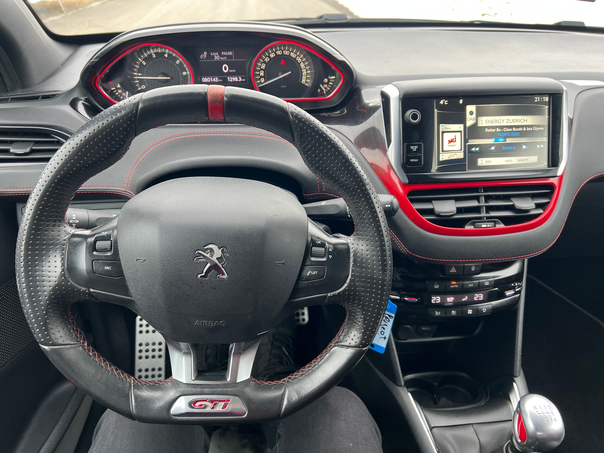 PEUGEOT 208 1.6 Turbo GTi-image-14